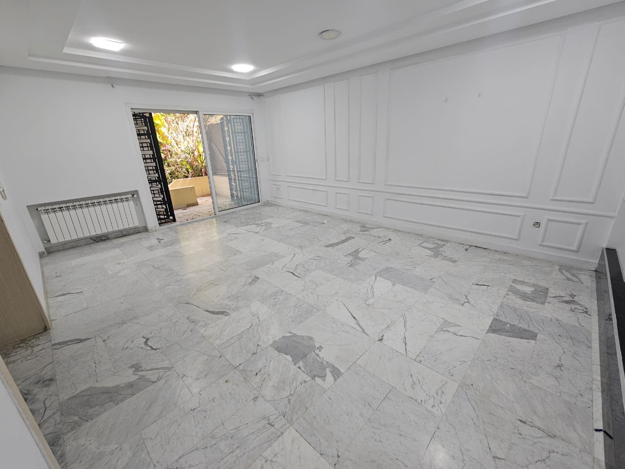 La Soukra&nbsp;La Soukra&nbsp;Location&nbsp;Appart. 4 pi�ces&nbsp;Duplex avec piscine � la soukra