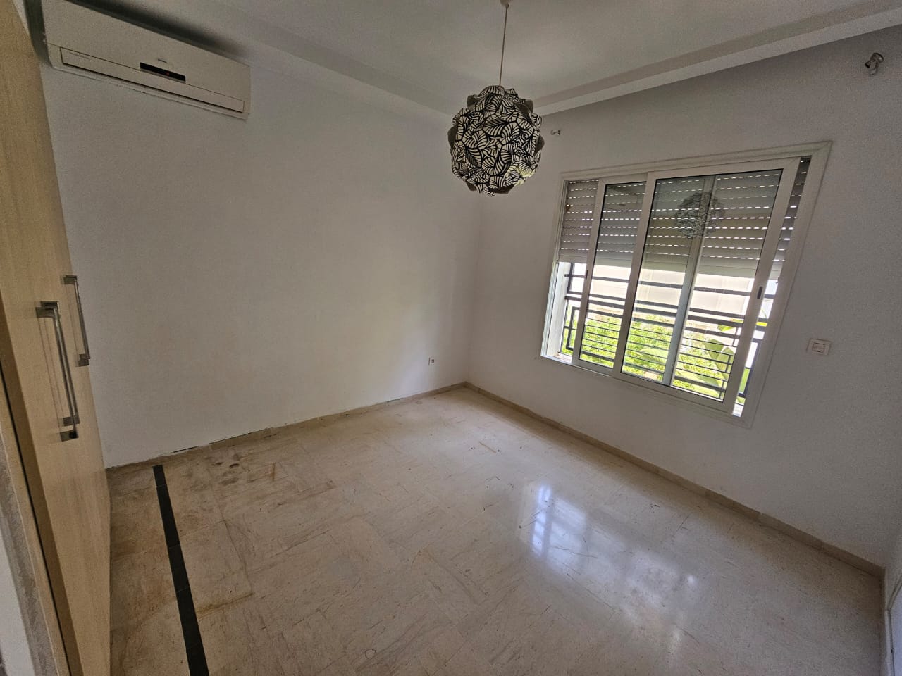 La Soukra&nbsp;La Soukra&nbsp;Location&nbsp;Appart. 4 pi�ces&nbsp;Duplex avec piscine � la soukra
