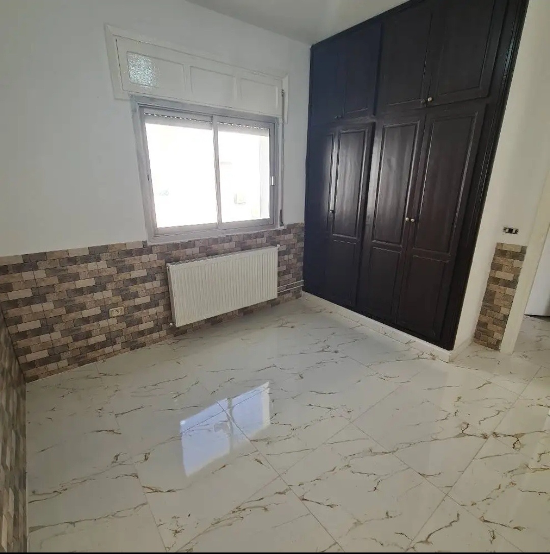 Ariana Ville&nbsp;Cite Ennasr 2&nbsp;Location&nbsp;Appart. 2 pi�ces&nbsp;S1 lux 850 dt