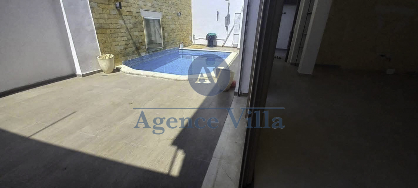 La Marsa&nbsp;Cite Du Stade&nbsp;Location&nbsp;Duplex&nbsp;Un duplex s4 avec terrasse et piscine � la marsa