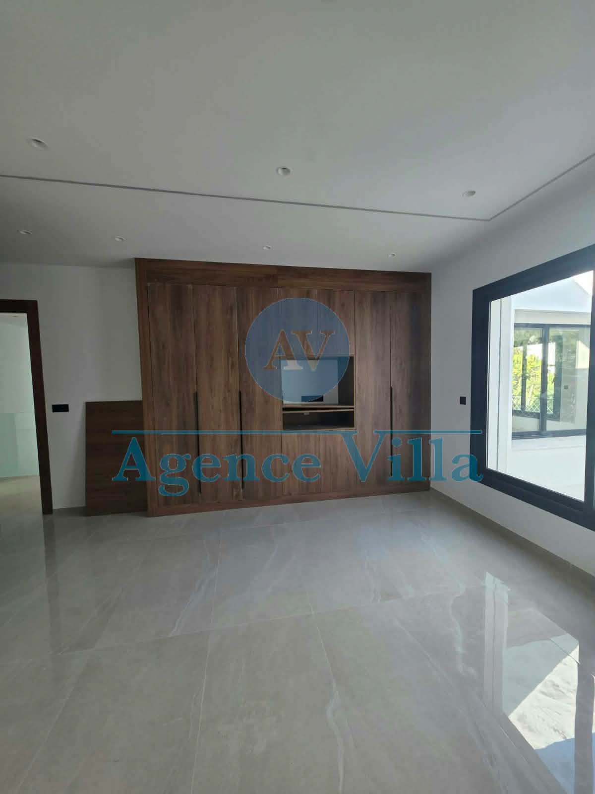 La Marsa&nbsp;Gammart&nbsp;Location&nbsp;Maisons&nbsp;Villa neuve avec piscine � gammarth