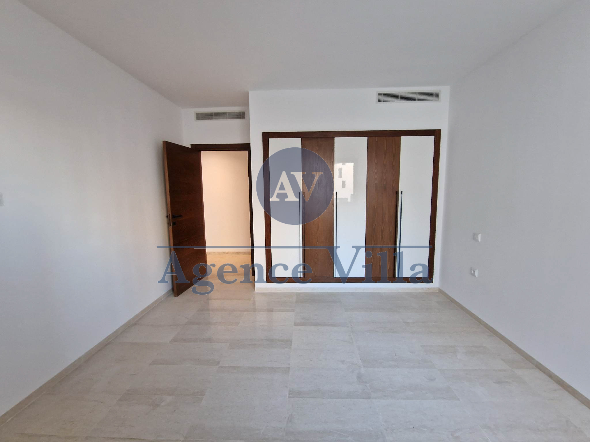 Ain Zaghouan&nbsp;Jardins de Carthage&nbsp;Location&nbsp;Duplex&nbsp;Un duplex avec jardins aux jardins de carthage