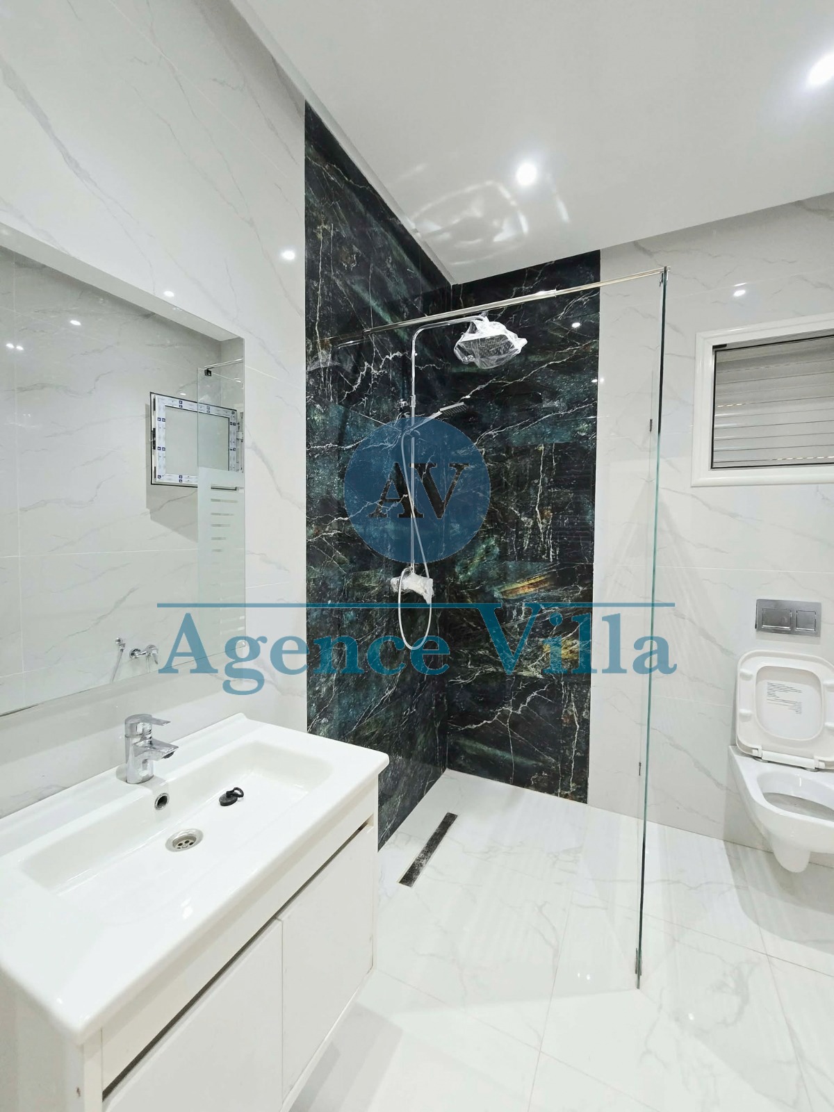 Ain Zaghouan&nbsp;Ain Zaghouan&nbsp;Location&nbsp;Appart. 4 pi�ces&nbsp;Un rdc de villa avec jardin � ain zaghouan nord