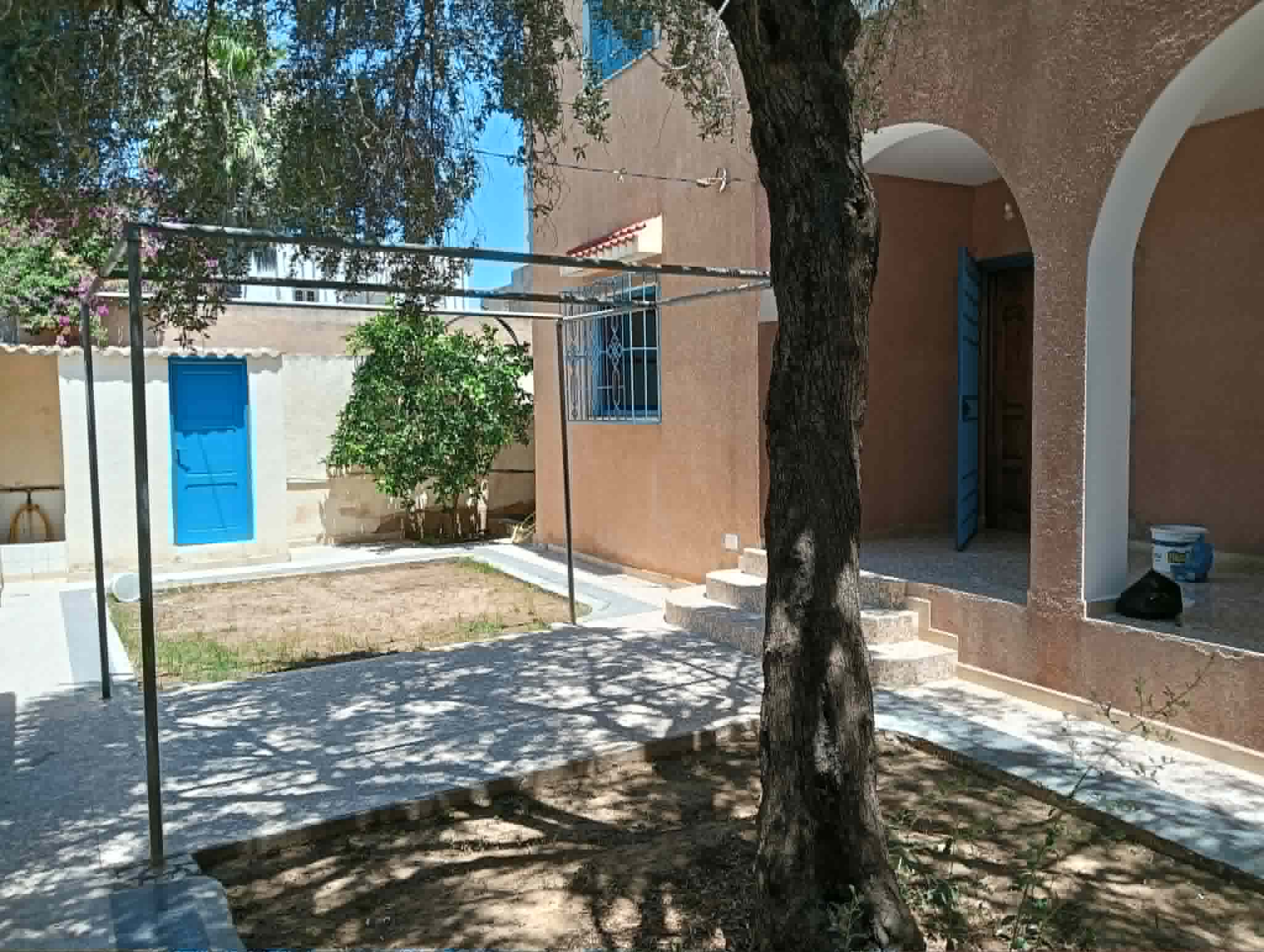 La Soukra&nbsp;Charguia 1&nbsp;Location&nbsp;Maisons&nbsp;Un vaste �tage de villa � dar fadhal