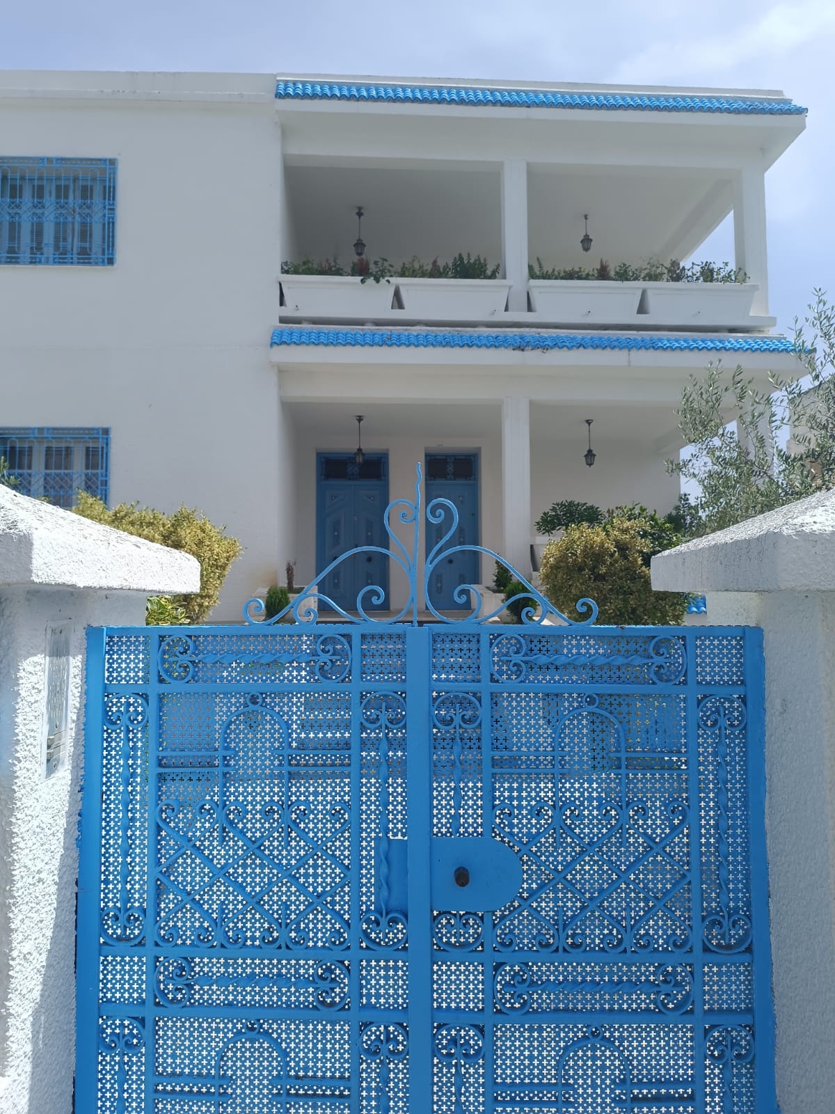 El Menzah&nbsp;El Menzah 9&nbsp;Location&nbsp;Appart. 4 pi�ces&nbsp;Rdc de villa ind�pendant  220 m2
