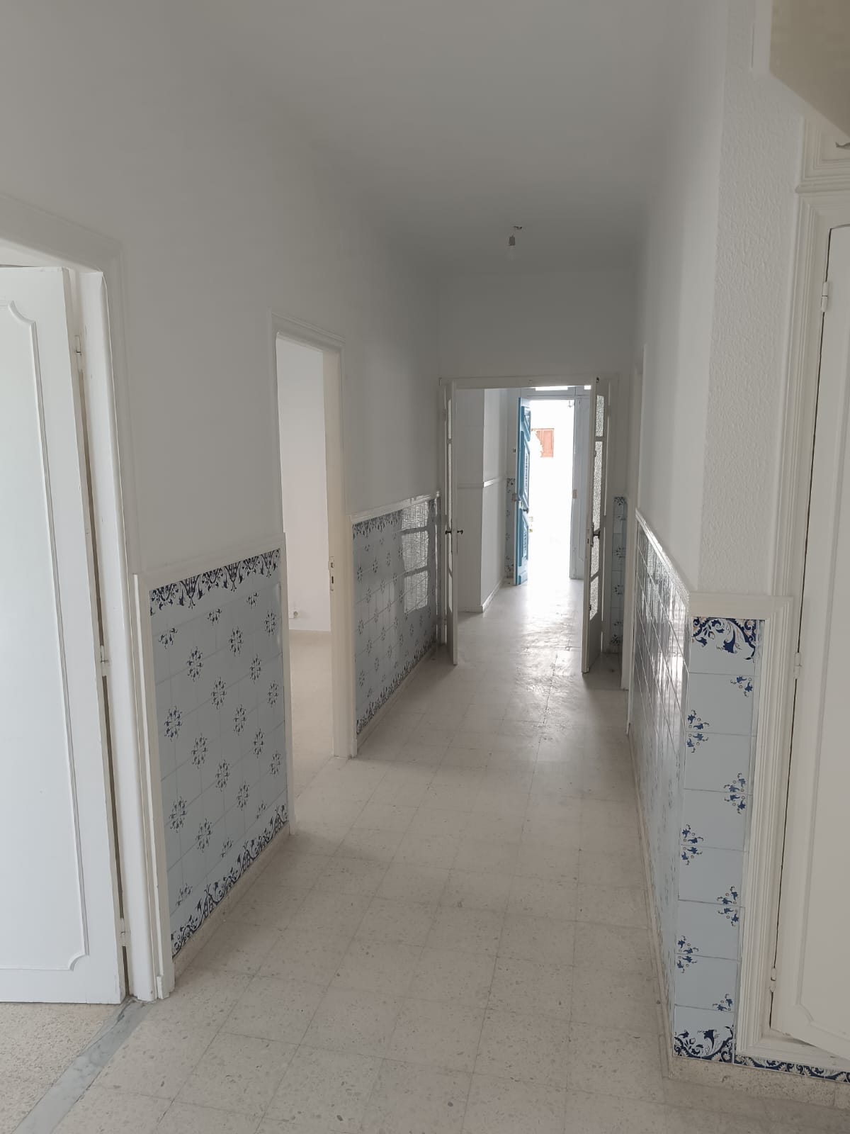 El Menzah&nbsp;El Menzah 9&nbsp;Location&nbsp;Appart. 4 pi�ces&nbsp;Rdc de villa ind�pendant  220 m2