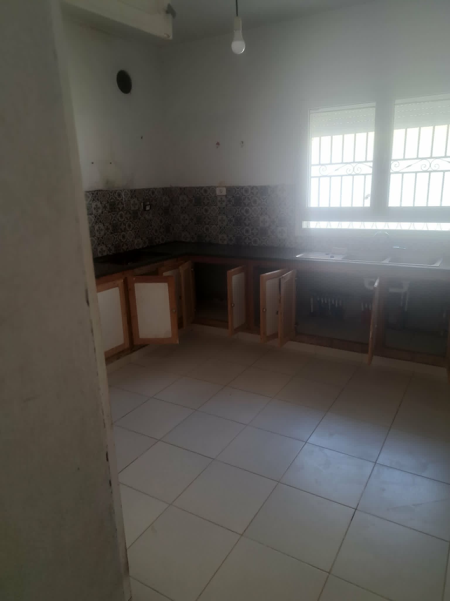 Raoued&nbsp;Cite El Ghazala 2&nbsp;Vente&nbsp;Maisons&nbsp;Villa 2 niveaux s�par�e � el ghazela