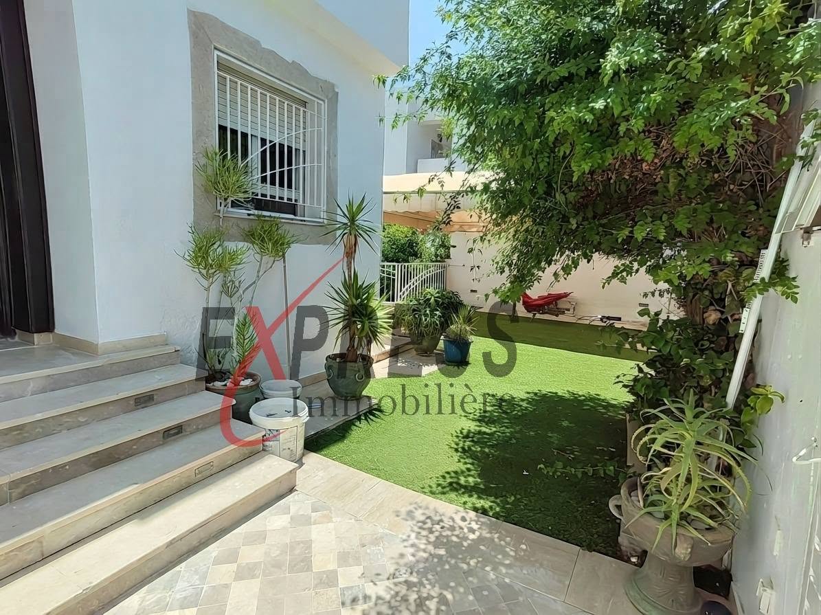 Mnihla&nbsp;Jardins d'el Menzah&nbsp;Location&nbsp;Duplex&nbsp;Triplex avec jardin et garage