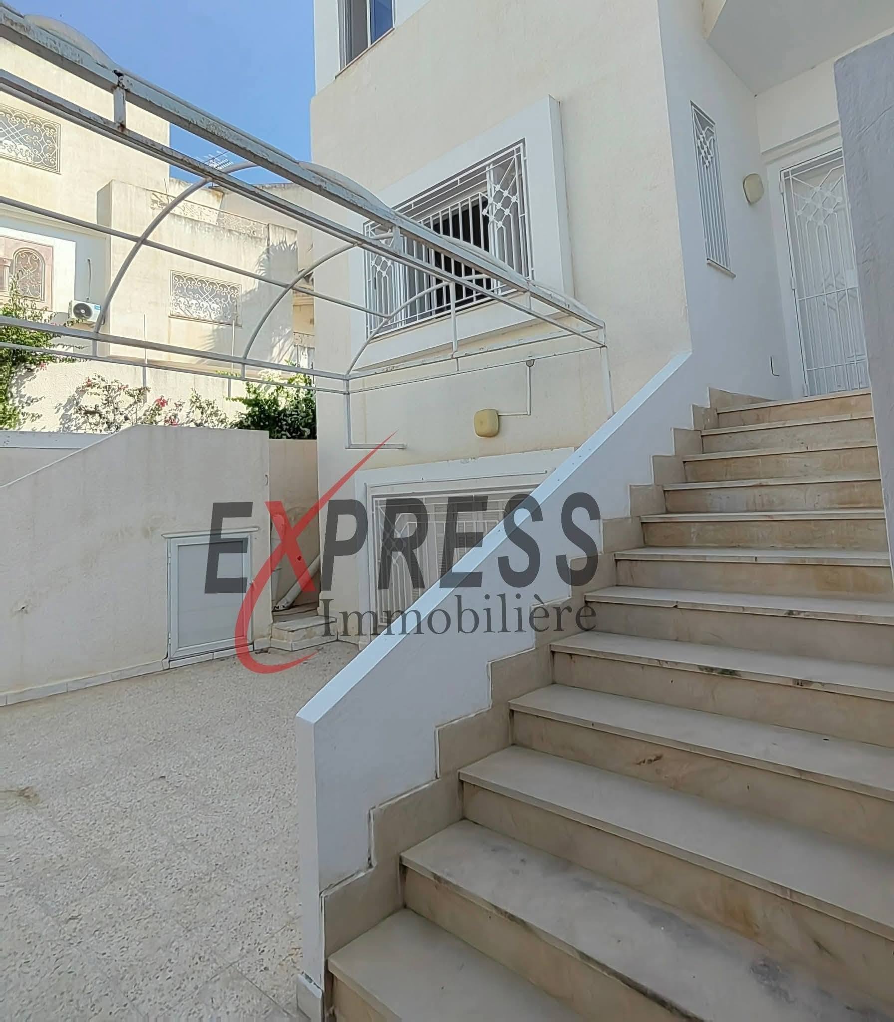 Ariana Ville&nbsp;Cite Ennasr 2&nbsp;Location&nbsp;Duplex&nbsp;Villa jumel�e s3 avec jardin et garage