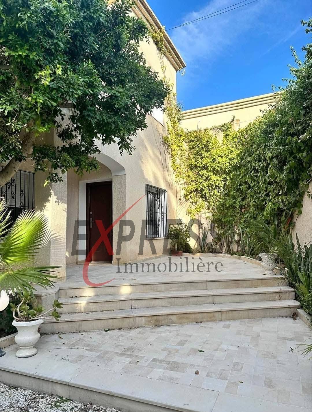 La Soukra&nbsp;Chotrana 2&nbsp;Location&nbsp;Maisons&nbsp;Villa haut standing avec jardin et garage