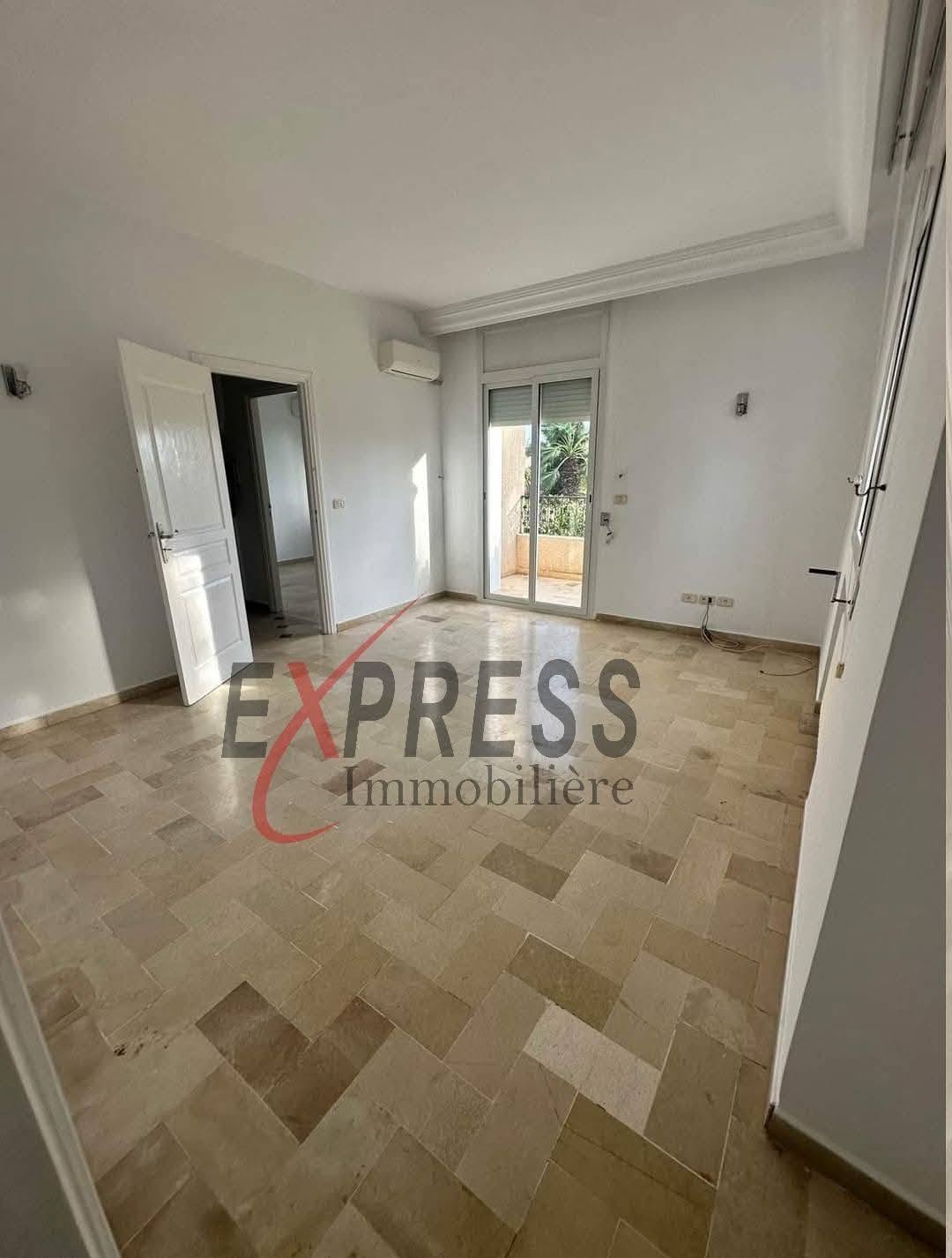 La Soukra&nbsp;Chotrana 2&nbsp;Location&nbsp;Maisons&nbsp;Villa haut standing avec jardin et garage