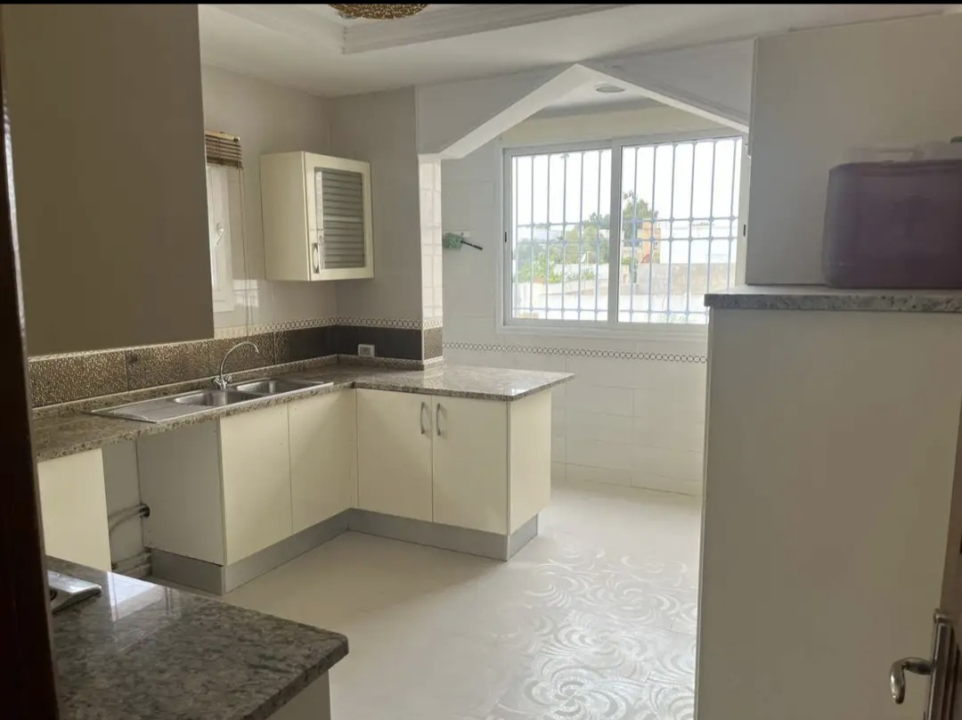El Menzah&nbsp;El Menzah 4&nbsp;Location&nbsp;Appart. 4 pi�ces&nbsp;Etage de villa s plus 4 a menzah 4
