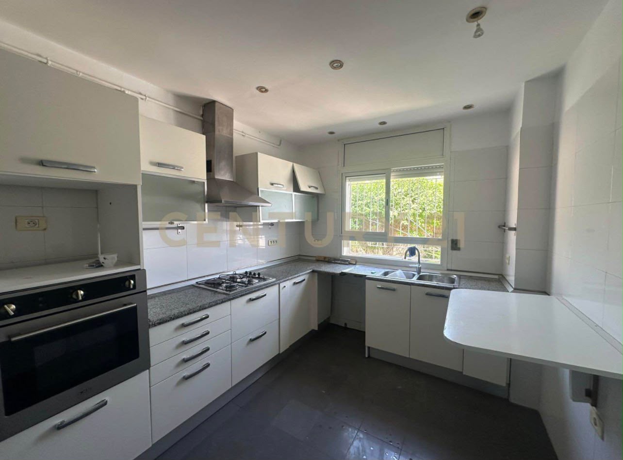 Mnihla&nbsp;Jardins d'el Menzah&nbsp;Location&nbsp;Maisons&nbsp;Triplex ind�pendant � jardin el menzah