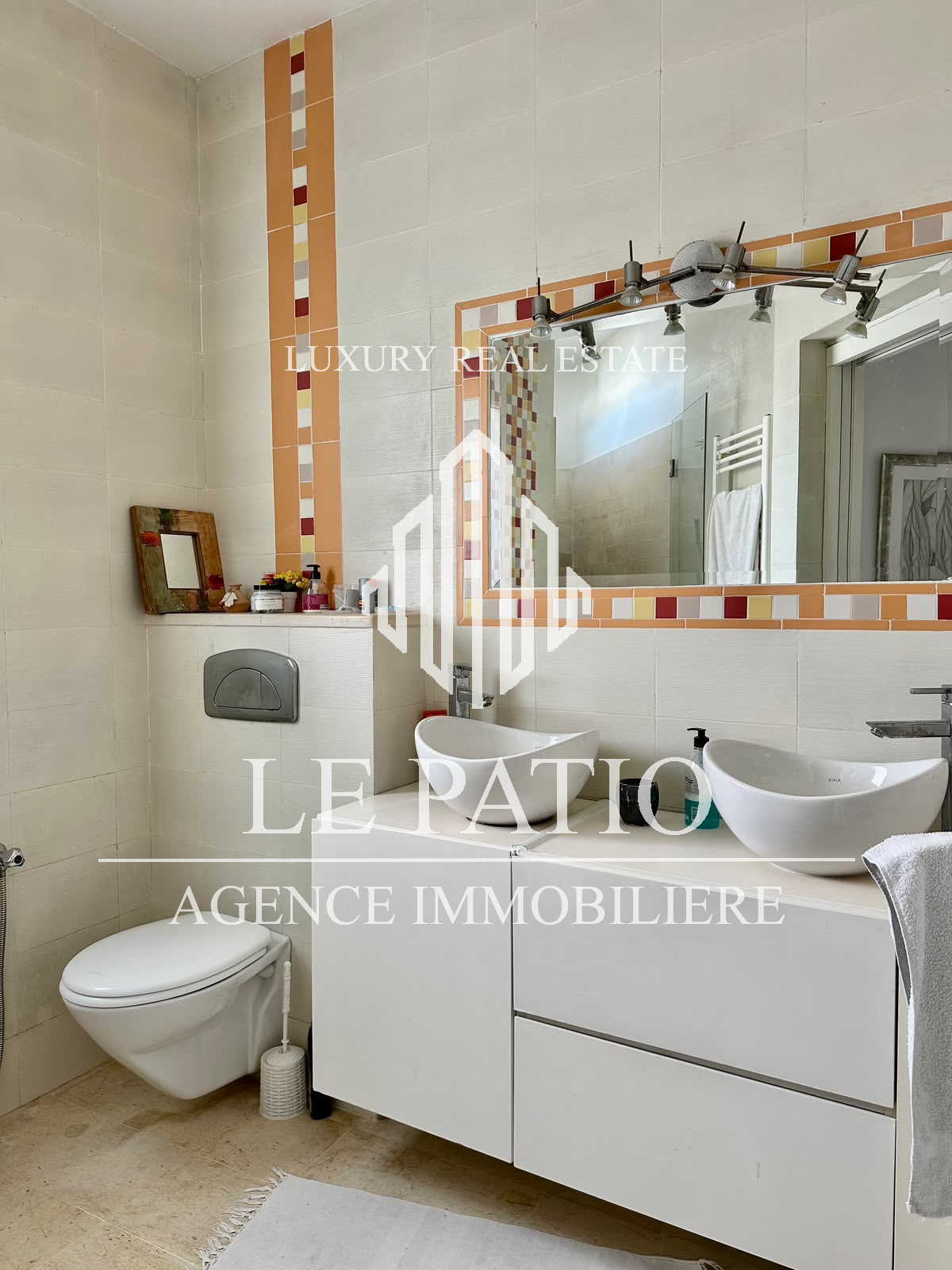 La Marsa&nbsp;Cite Du Stade&nbsp;Location&nbsp;Appart. 4 pi�ces&nbsp;Etage de villa s3 meubl� � la marsa cit� du stade