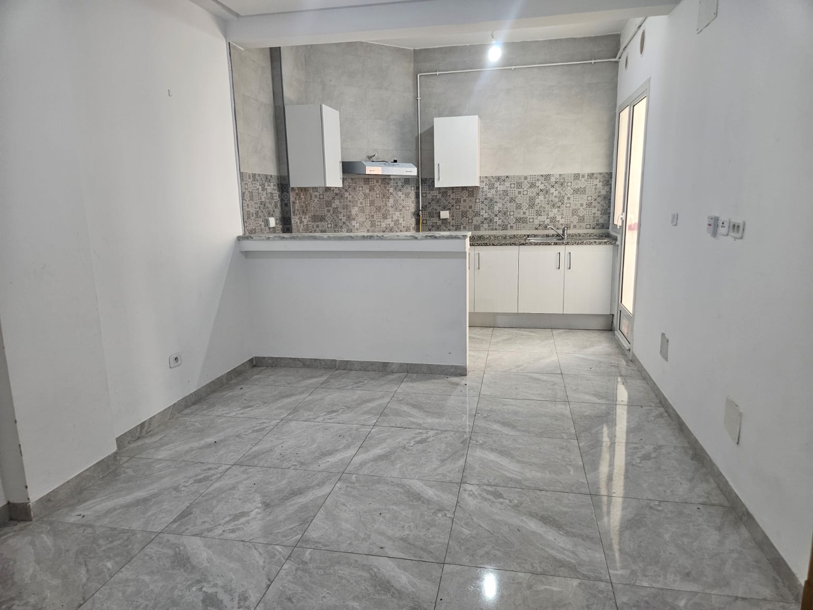 La Soukra&nbsp;La Soukra&nbsp;Location&nbsp;Appart. 2 pi�ces&nbsp;Un studio a la nouvelle sokra