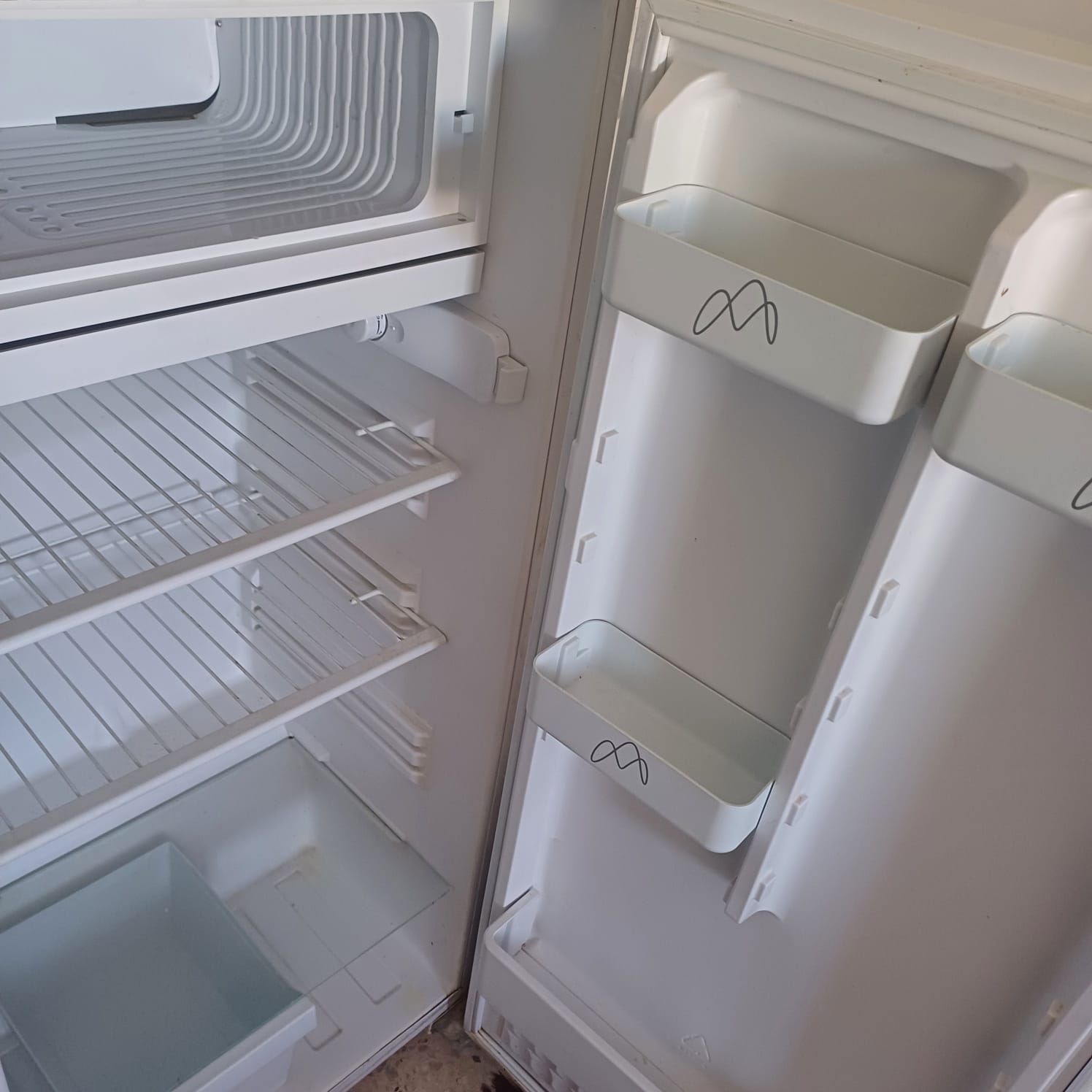 Rades&nbsp;Chouchet Rades&nbsp;R�frig�rateur 1 porte&nbsp;Autre&nbsp;Refregerateur 1 porte