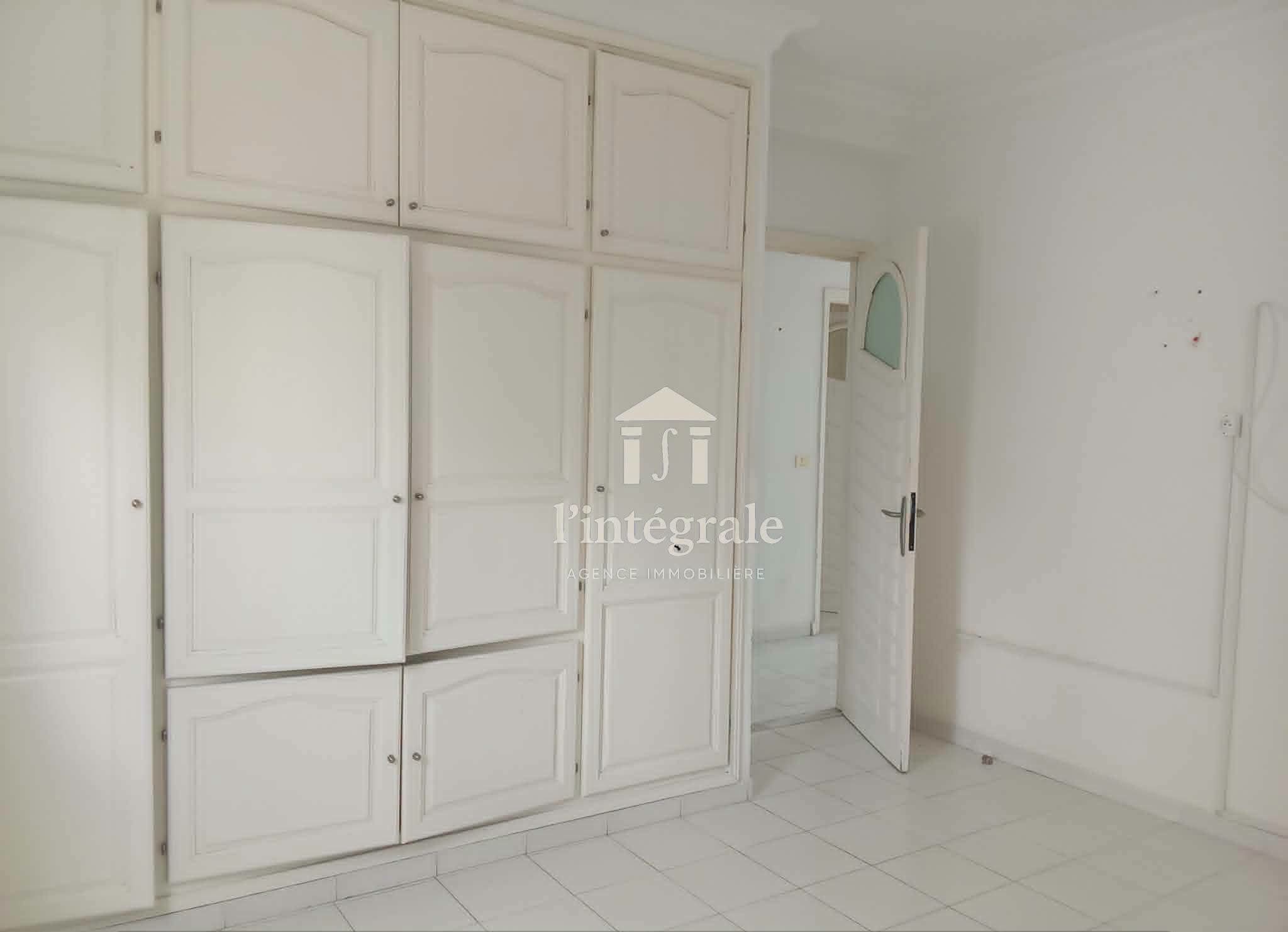 Ariana Ville&nbsp;Cite Ennasr 2&nbsp;Location&nbsp;Maisons&nbsp;Magnifique �tage d'une villa s3