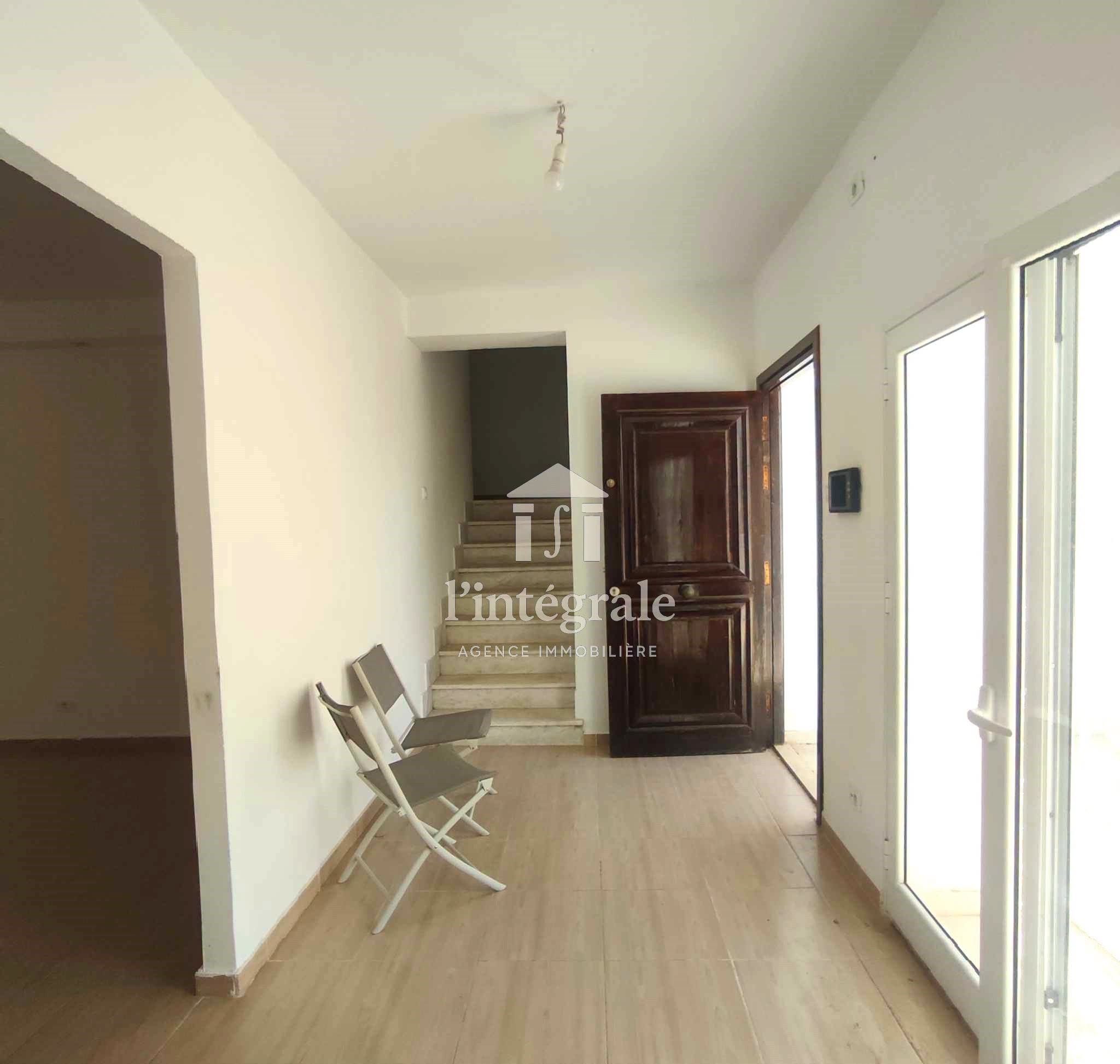 Ariana Ville&nbsp;El Menzah 5&nbsp;Location&nbsp;Maisons&nbsp;Duplex s4 haut standing avec garage