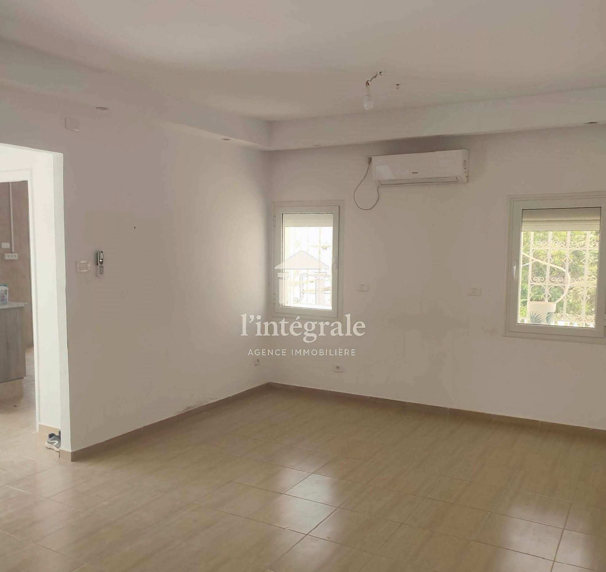 Ariana Ville&nbsp;El Menzah 5&nbsp;Location&nbsp;Maisons&nbsp;Duplex s4 haut standing avec garage