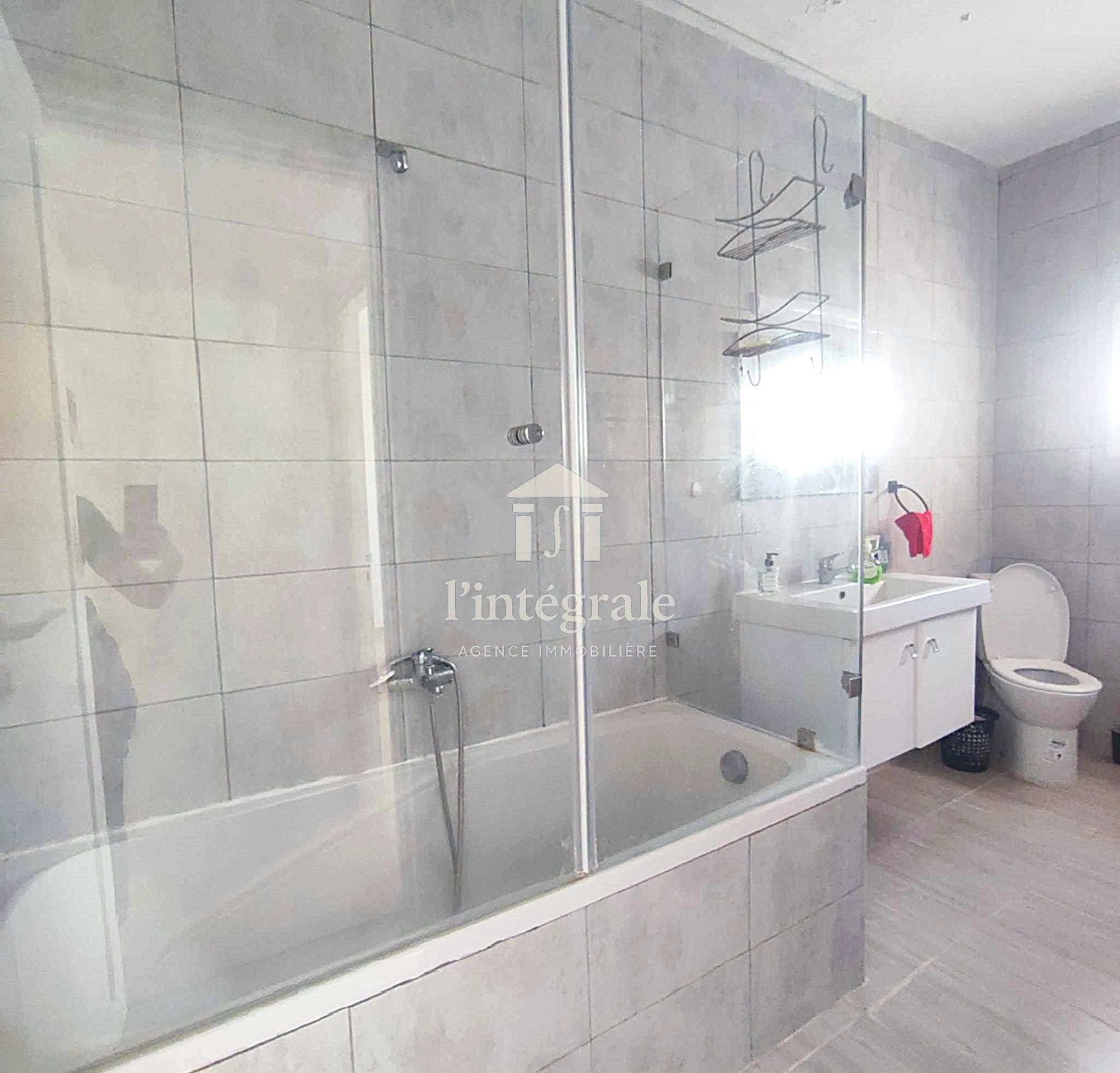 Ariana Ville&nbsp;El Menzah 5&nbsp;Location&nbsp;Maisons&nbsp;Duplex s4 haut standing avec garage