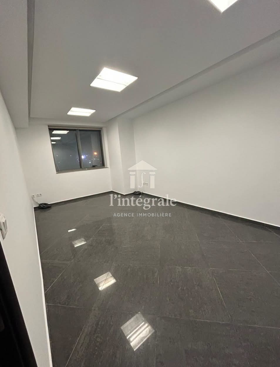 Cite El Khadra&nbsp;Zone urbaine nord&nbsp;Bureaux & Commerces&nbsp;Bureau&nbsp;Bureau haut standing de 4 pi�ces
