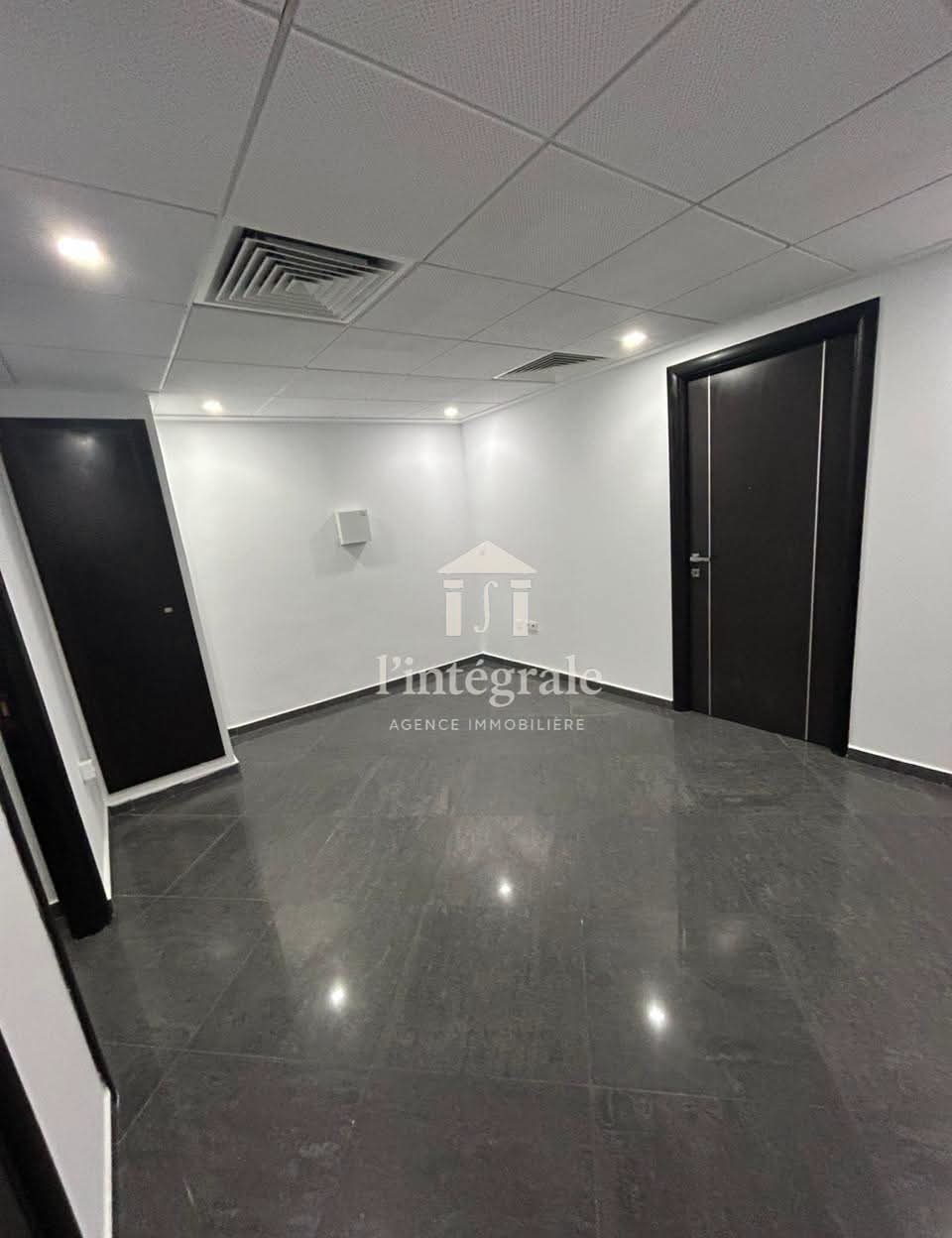Cite El Khadra&nbsp;Zone urbaine nord&nbsp;Bureaux & Commerces&nbsp;Bureau&nbsp;Bureau haut standing de 4 pi�ces