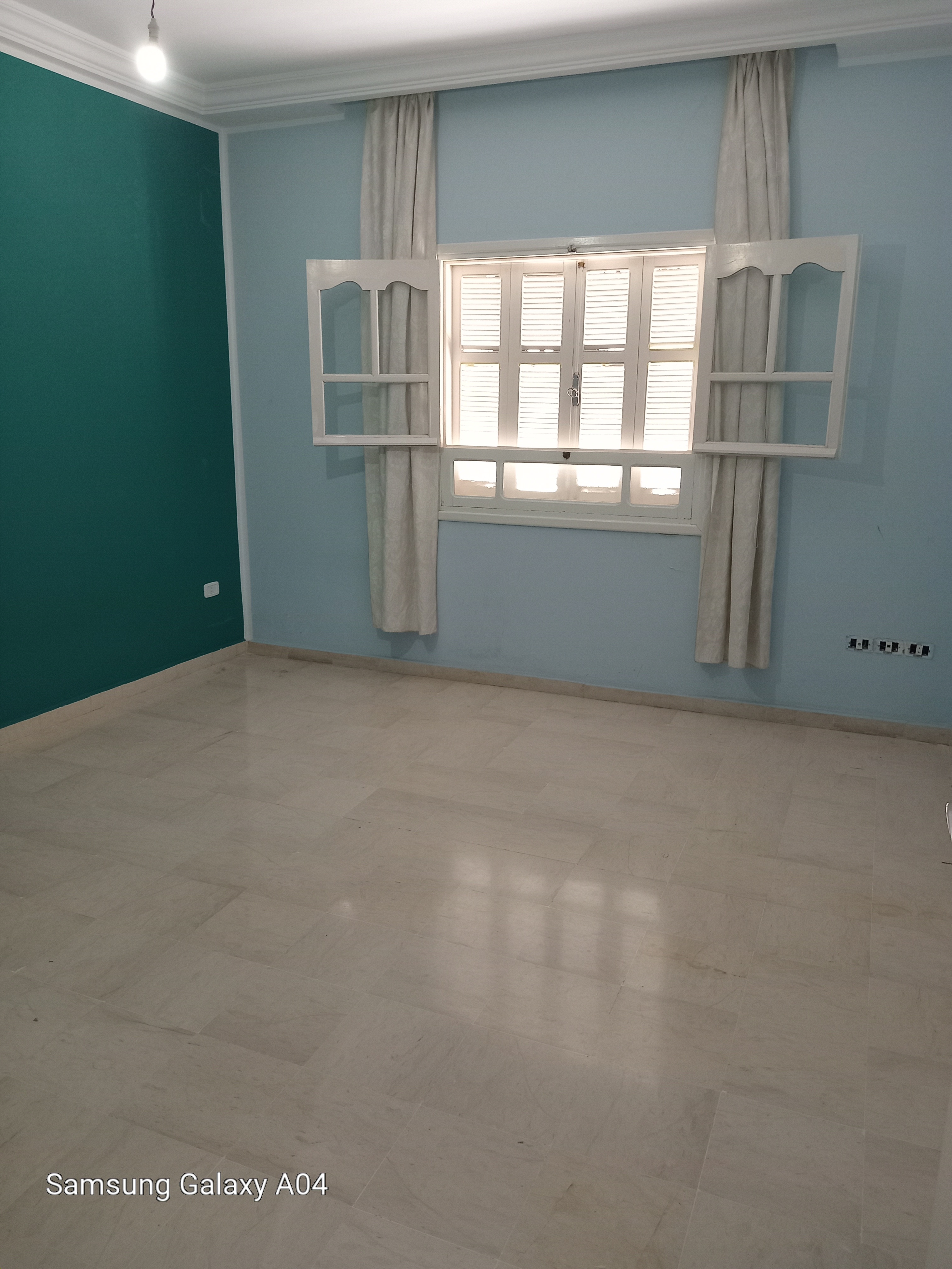 Cite El Khadra&nbsp;Cite El Khadra&nbsp;Partage&nbsp;Appart. 3 pi�ces&nbsp;Une chambre pour fille � cit� el khadra