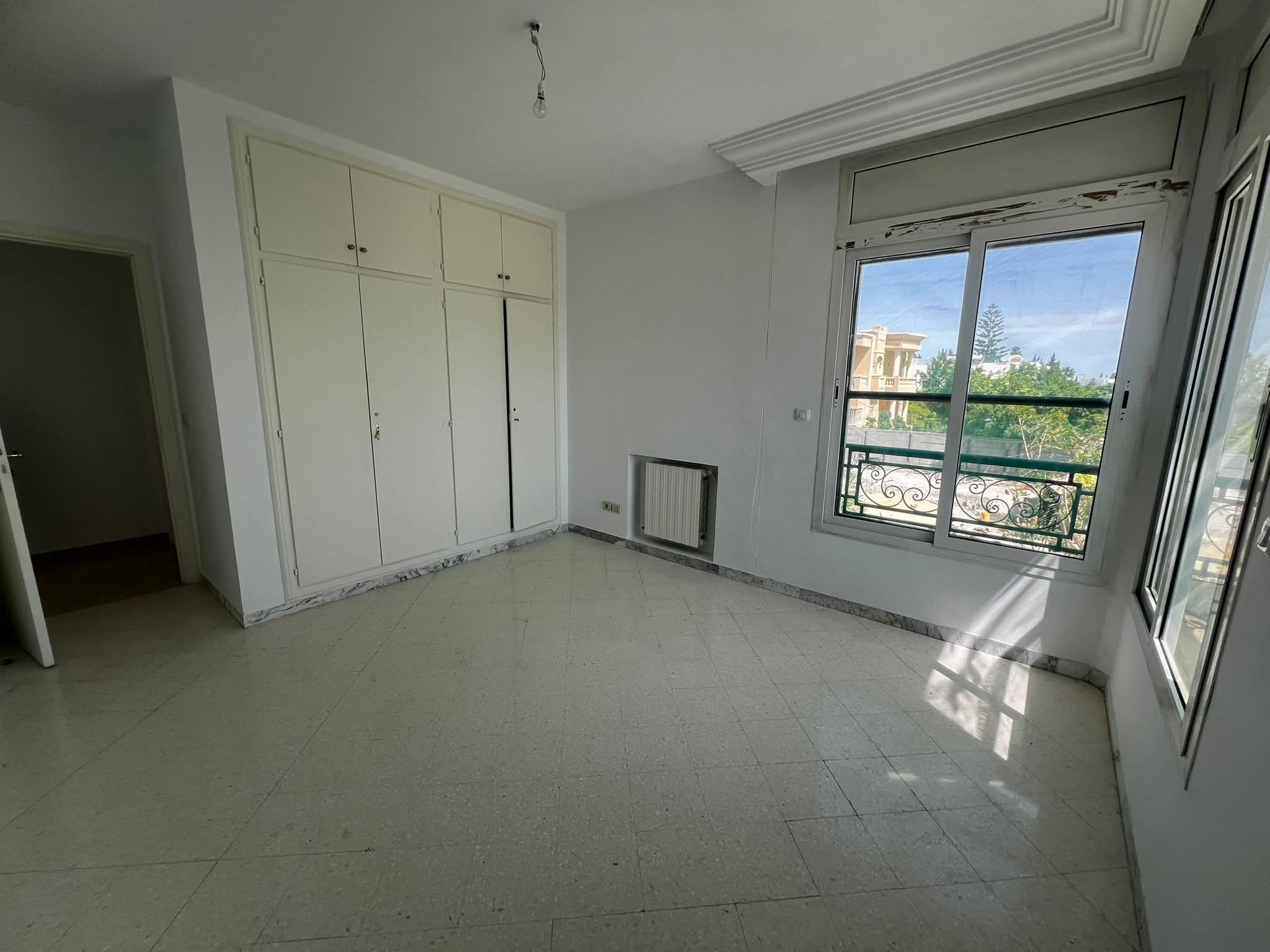La Marsa&nbsp;Berge Du Lac&nbsp;Location&nbsp;Appart. 3 pi�ces&nbsp;S2 lac 1 1800