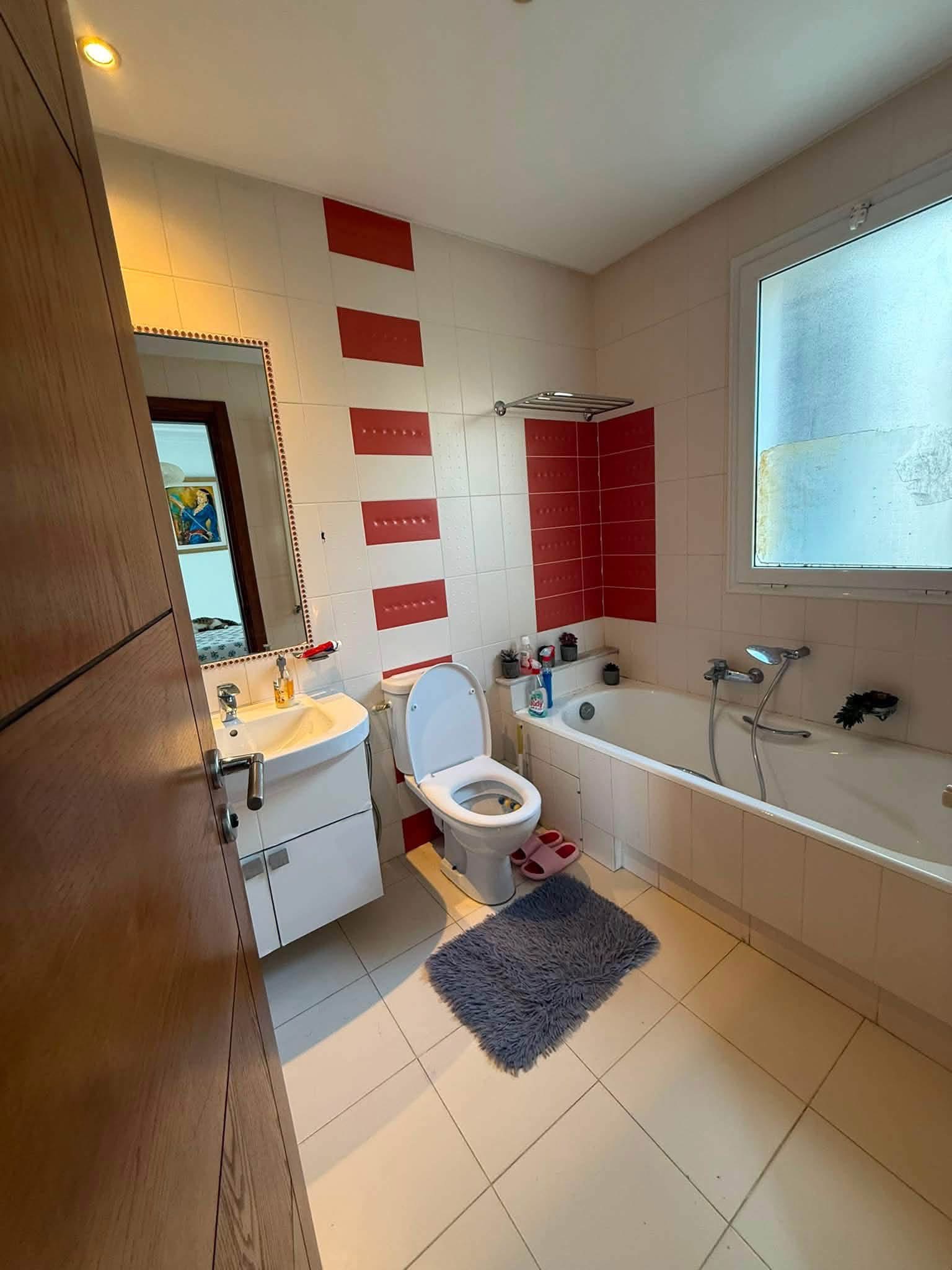 Ariana Ville&nbsp;Cite Ennasr 1&nbsp;Location&nbsp;Appart. 4 pi�ces&nbsp;S3 ennasr 1 1800 d