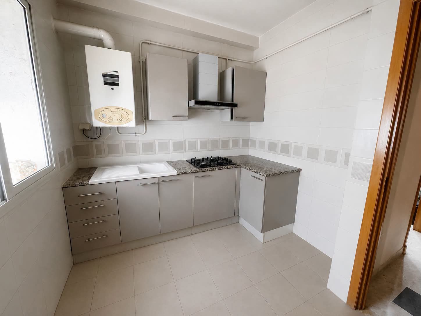 Ain Zaghouan&nbsp;Jardins de Carthage&nbsp;Location&nbsp;Appart. 2 pi�ces&nbsp;S1 1200d jardins de carthage