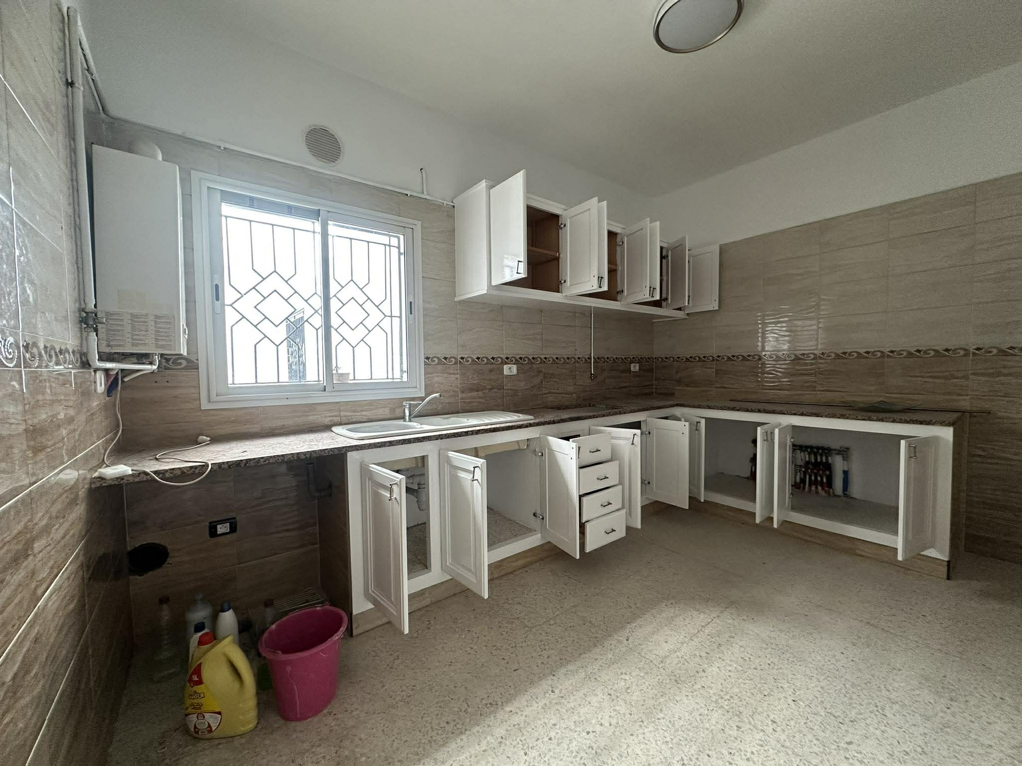 Ezzahra&nbsp;Ezzahra&nbsp;Location&nbsp;Appart. 2 pi�ces&nbsp;Appartement s2 a ezzahra loulija