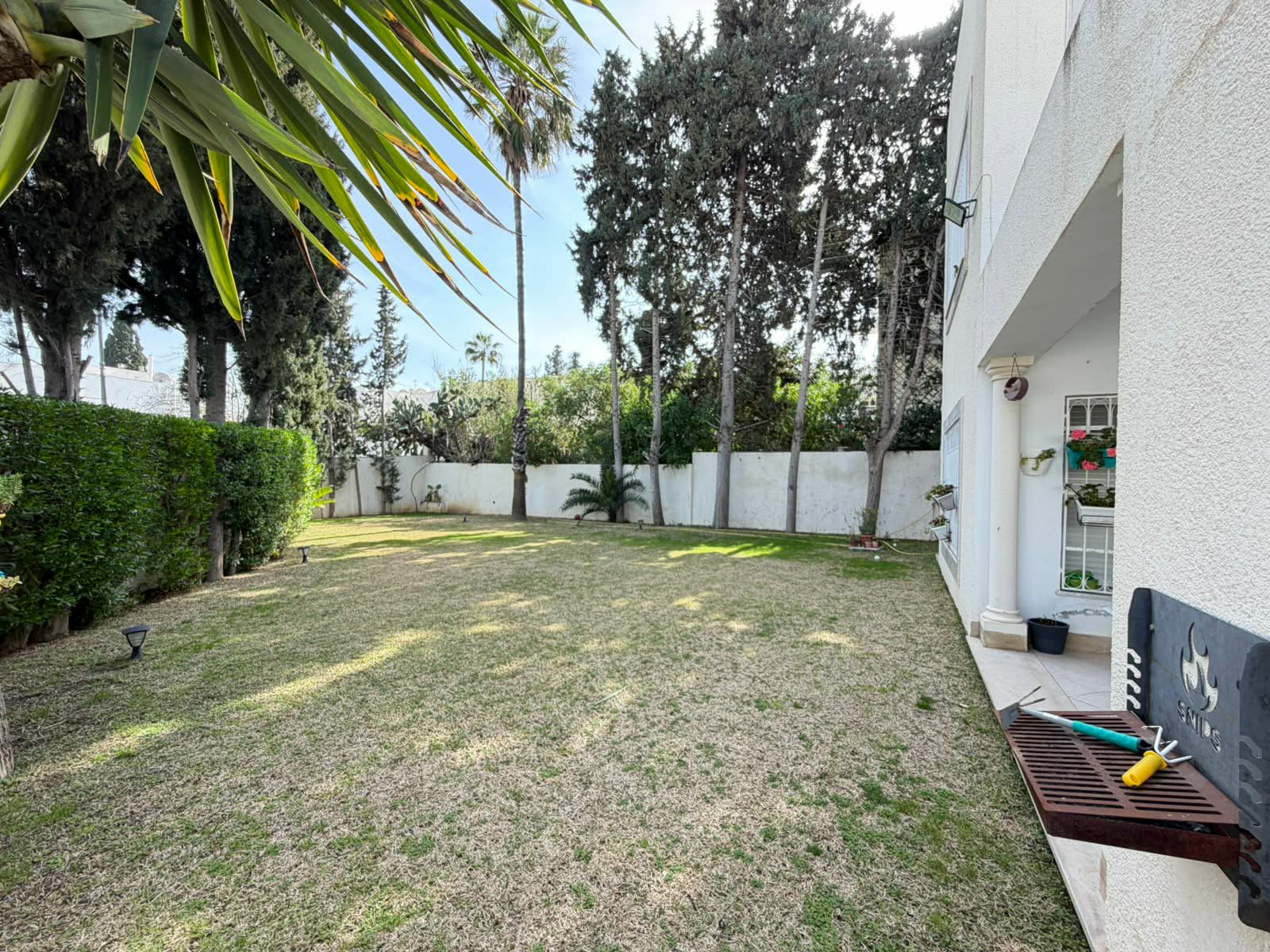 El Menzah&nbsp;Mutuelle Ville&nbsp;Location&nbsp;Autre&nbsp;Villa moderne avec jardin � notre dame