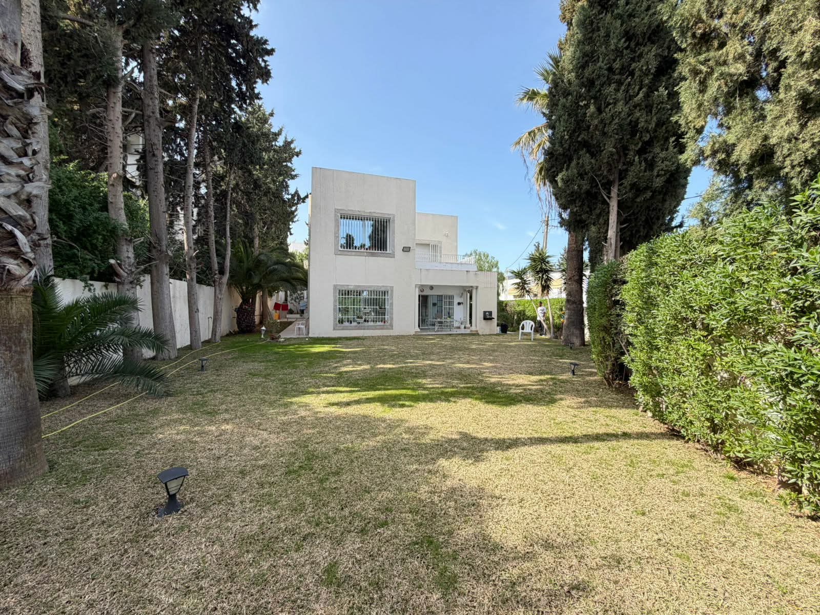 El Menzah&nbsp;Mutuelle Ville&nbsp;Location&nbsp;Autre&nbsp;Villa moderne avec jardin � notre dame