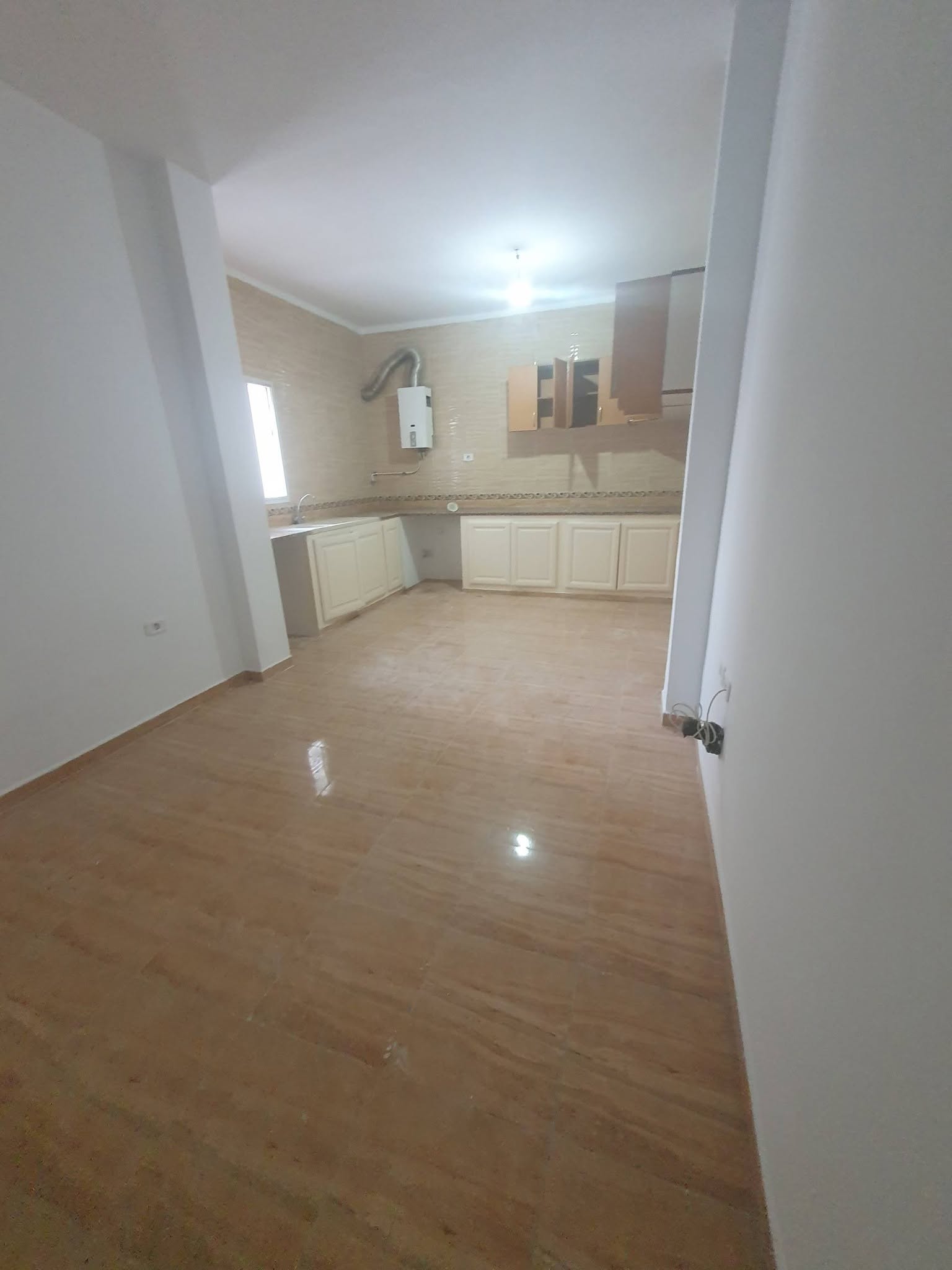 El Menzah&nbsp;El Menzah 9&nbsp;Location&nbsp;Appart. 4 pi�ces&nbsp;Superb �tage de villa spacieux