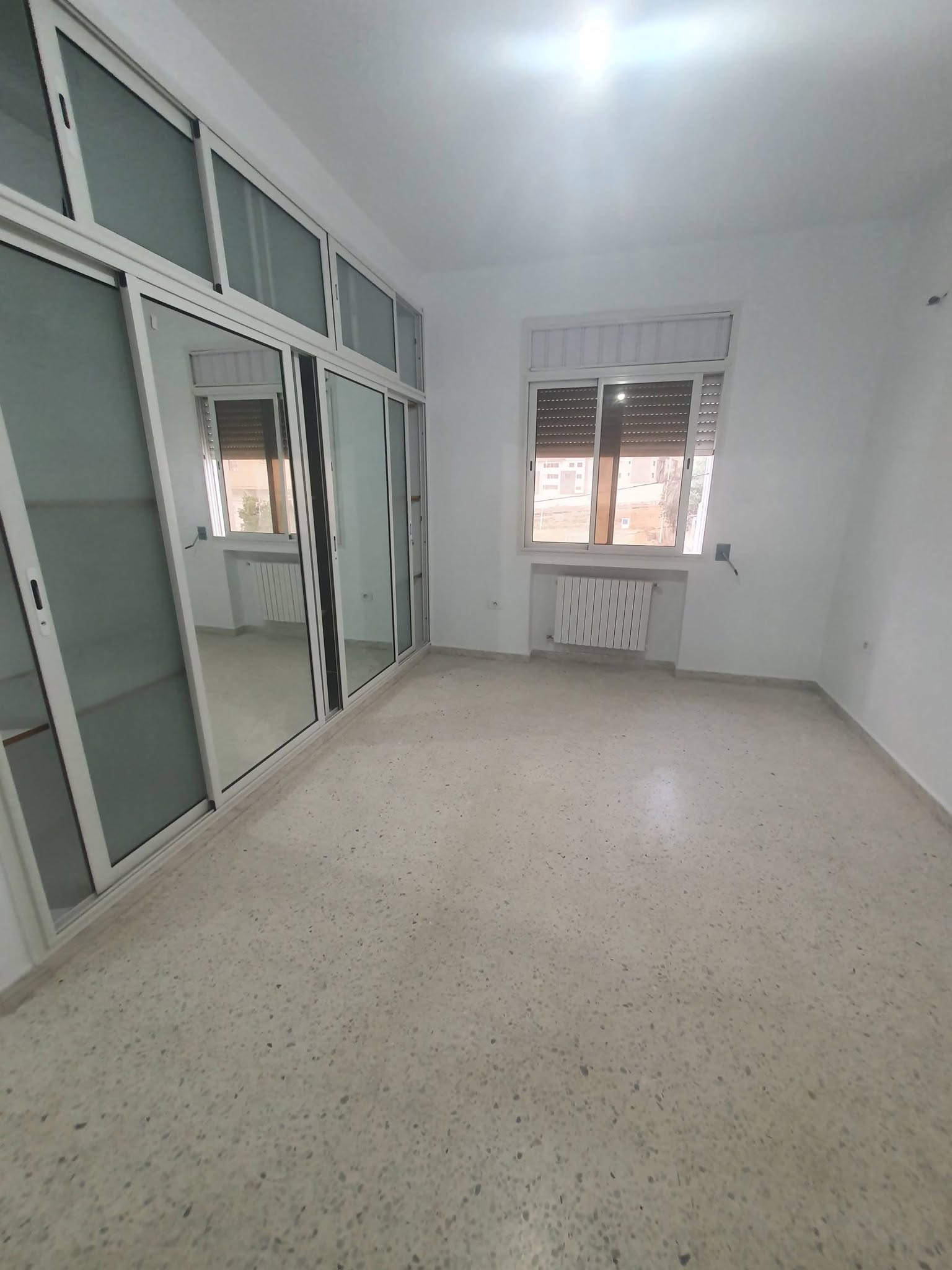 El Menzah&nbsp;El Menzah 9&nbsp;Location&nbsp;Appart. 4 pi�ces&nbsp;Superb �tage de villa spacieux