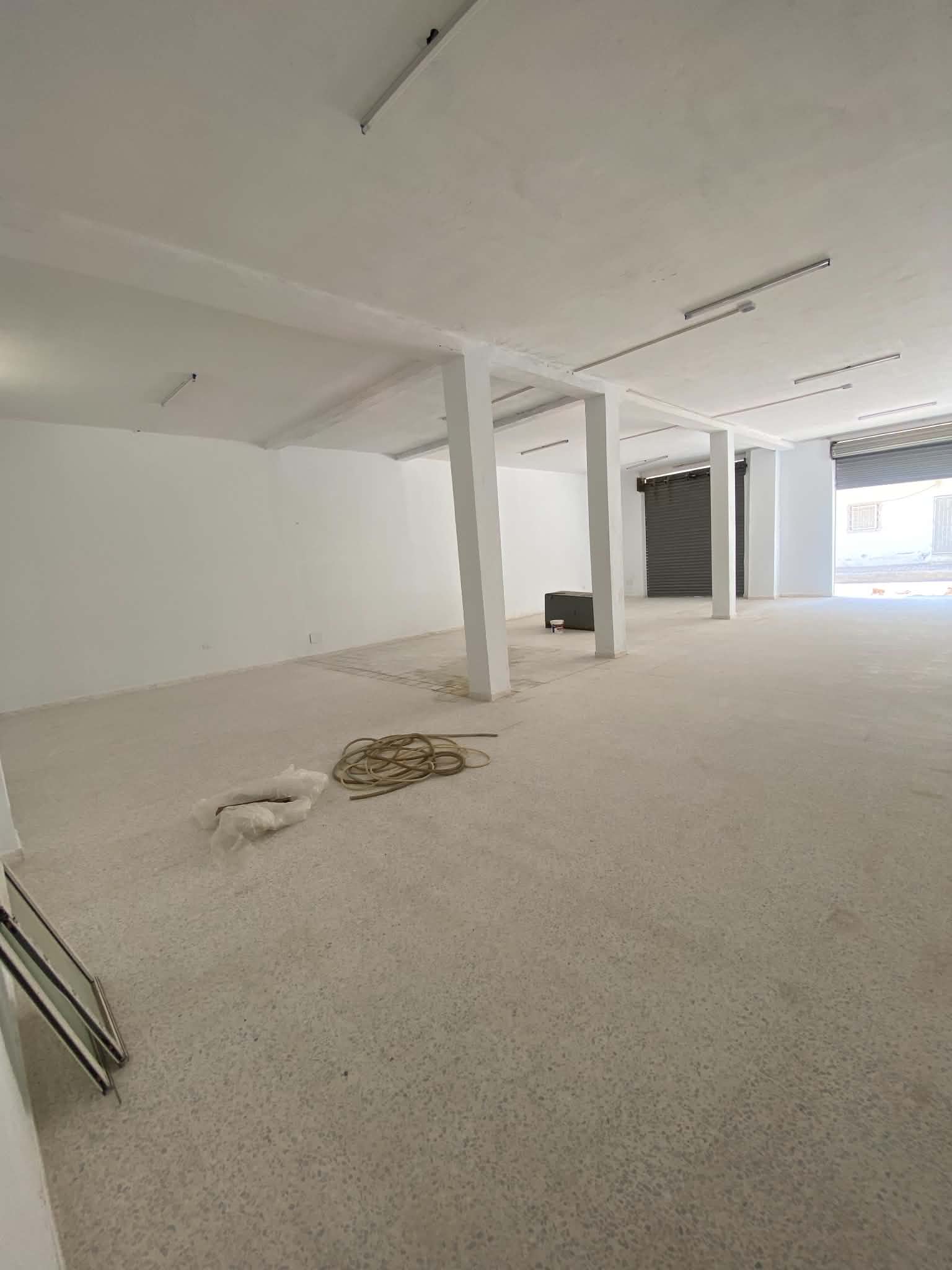 La Marsa&nbsp;Cite Bhar Lazreg&nbsp;Location&nbsp;Surfaces&nbsp;Un depot tres propre
