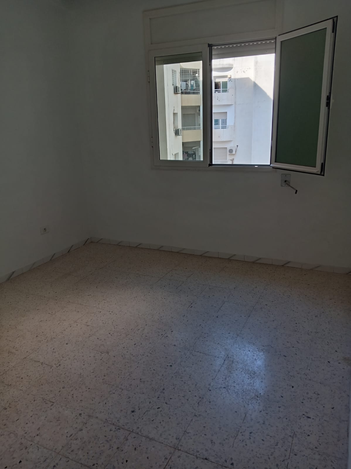 La Marsa&nbsp;El Aouina&nbsp;Location&nbsp;Appart. 1 pi�ce&nbsp;Appartement aouina splus1