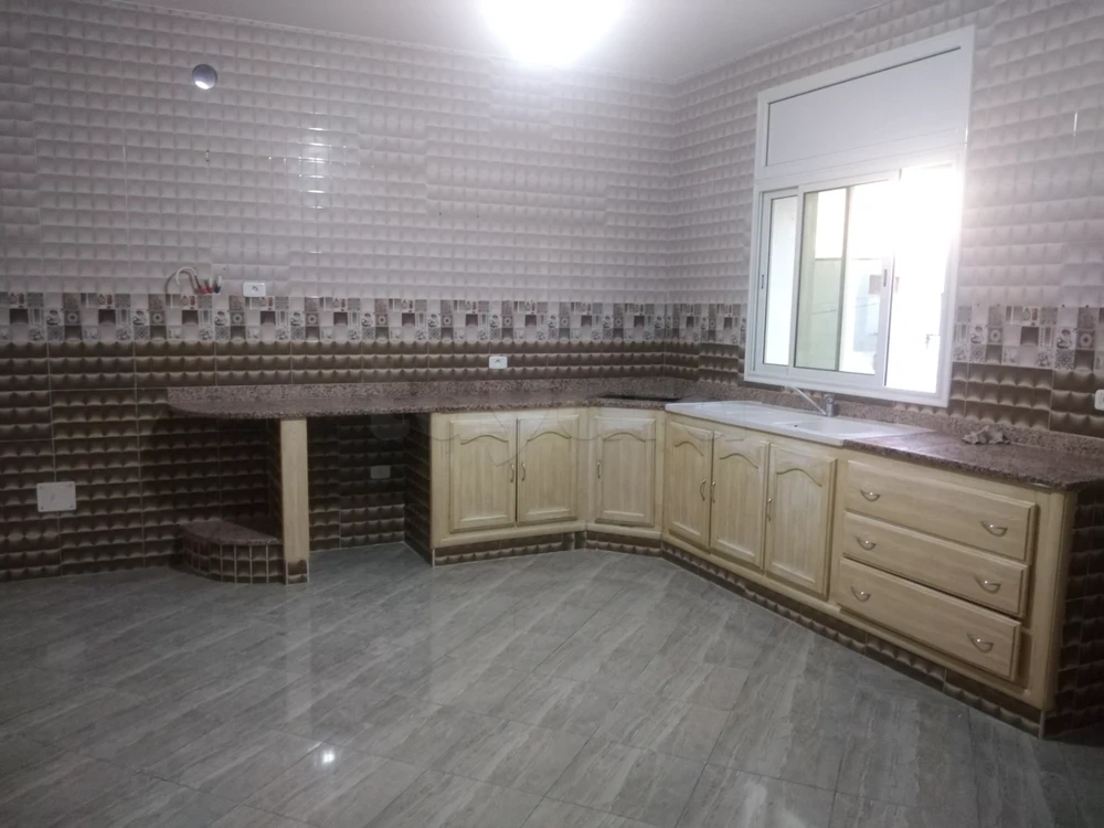 Sfax Sud&nbsp;Cite Moez 1&nbsp;Location&nbsp;Appart. 5 pi�ces+&nbsp;Etage de villa haut standing