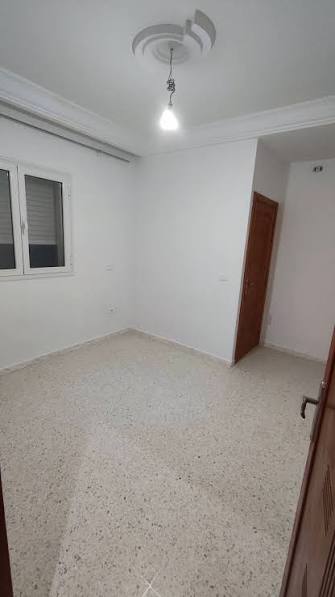 Ariana Ville&nbsp;Cite Ennasr 2&nbsp;Location&nbsp;Appart. 3 pi�ces&nbsp;Fin cit� ennasr s2 neuf 800 m du clinic amilcar