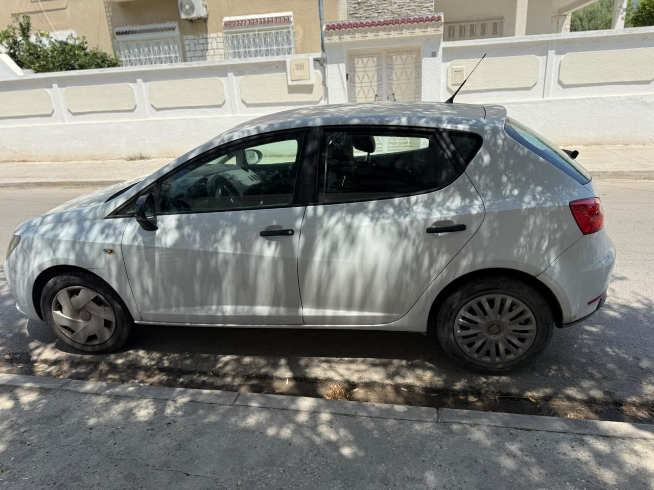Le Bardo&nbsp;Le Bardo&nbsp;Seat&nbsp;Ibiza&nbsp;Seat ibiza en tr�s bonne �tat chez une femme