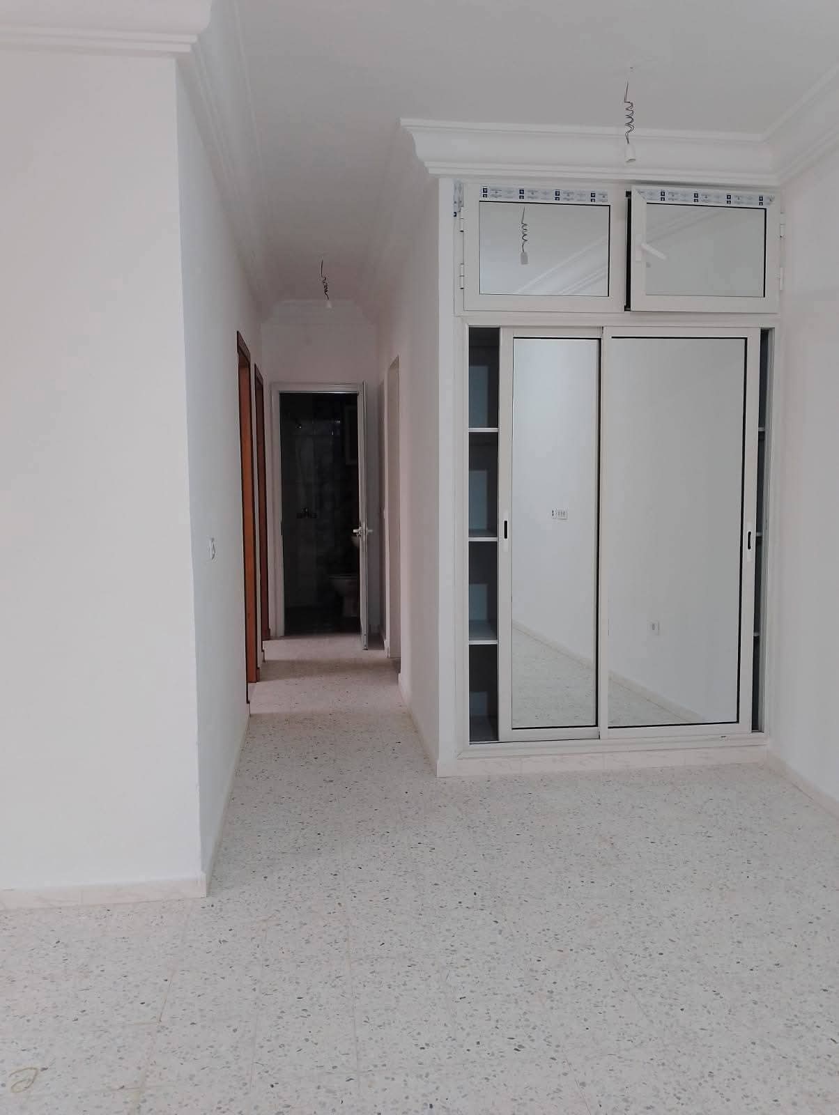 Rades&nbsp;Chouchet Rades&nbsp;Location&nbsp;Appart. 3 pi�ces&nbsp;Je cherche une colocataire cool et gentille