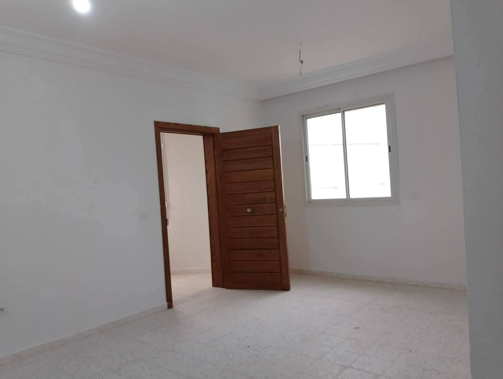 Rades&nbsp;Chouchet Rades&nbsp;Location&nbsp;Appart. 3 pi�ces&nbsp;Je cherche une colocataire cool et gentille