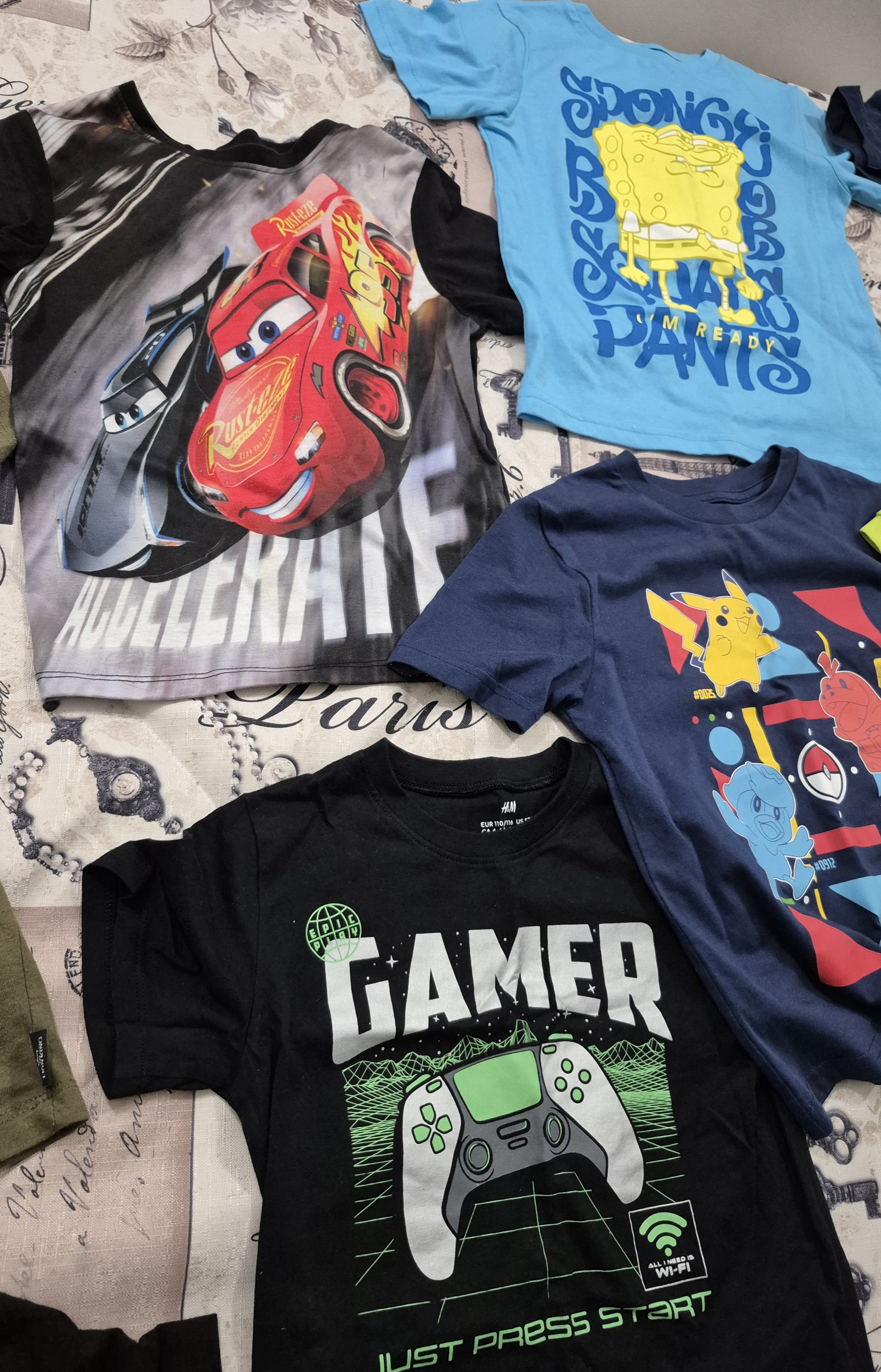 Hammam Lif&nbsp;Cite De La Municipalite&nbsp;Enfants&nbsp;Autre&nbsp;Divers pulls gar�on de 4 � 6 ans