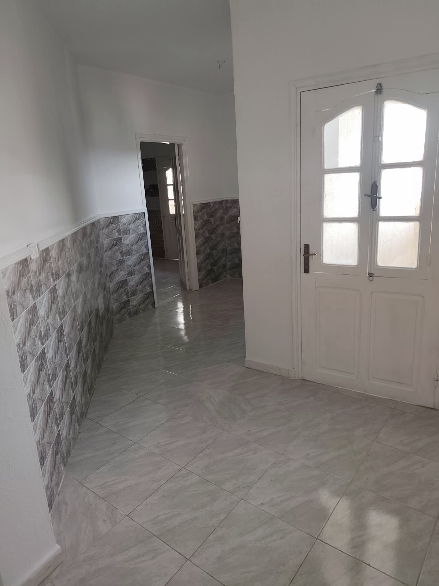 El Omrane&nbsp;Djbal El Ahmar&nbsp;Location&nbsp;Appart. 3 pi�ces&nbsp;Appartement salon et deux chambres