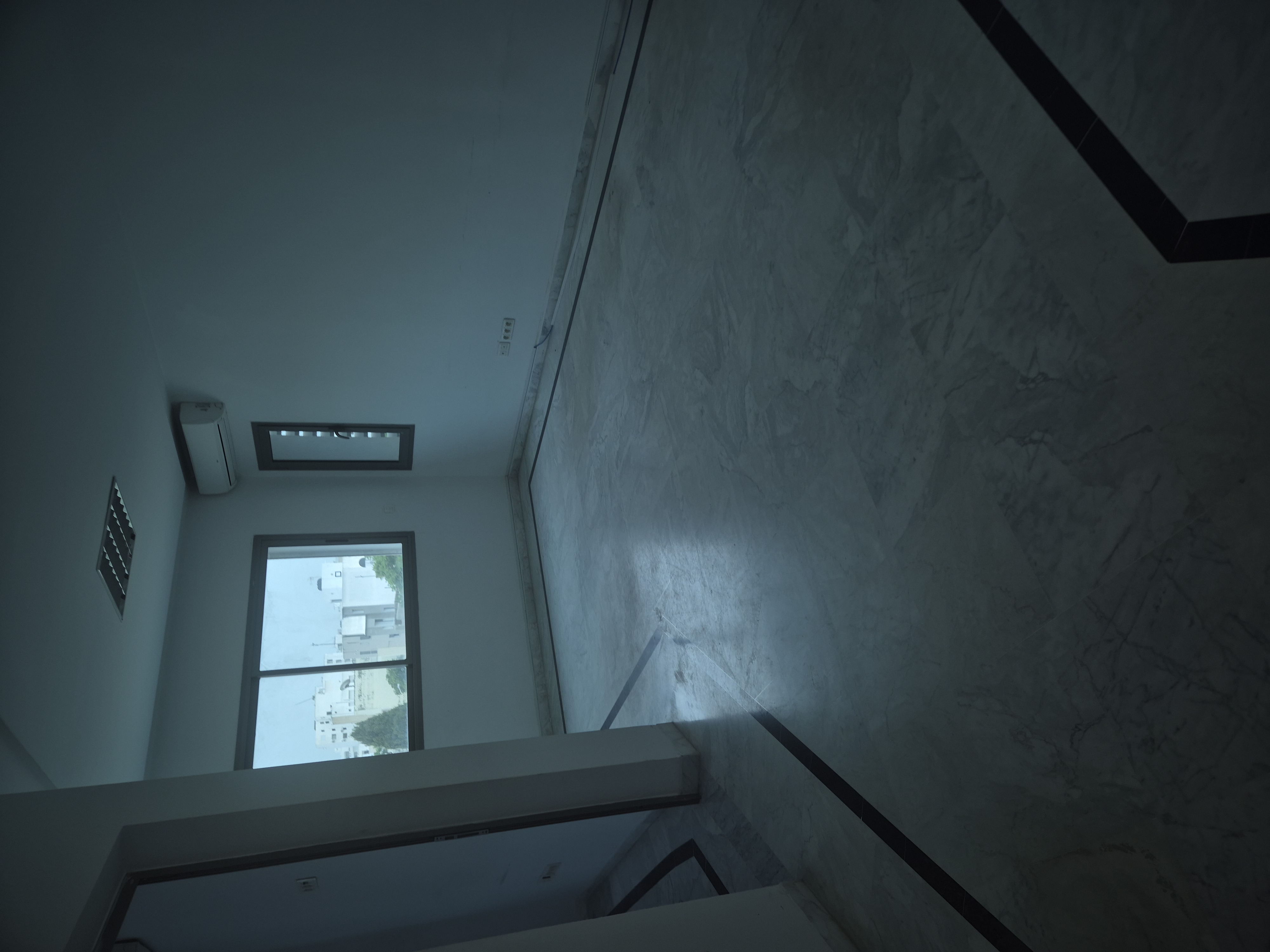 Cite El Khadra&nbsp;Cite Jardins&nbsp;Location&nbsp;Appart. 4 pi�ces&nbsp;Bureau au 3�me �tage h4