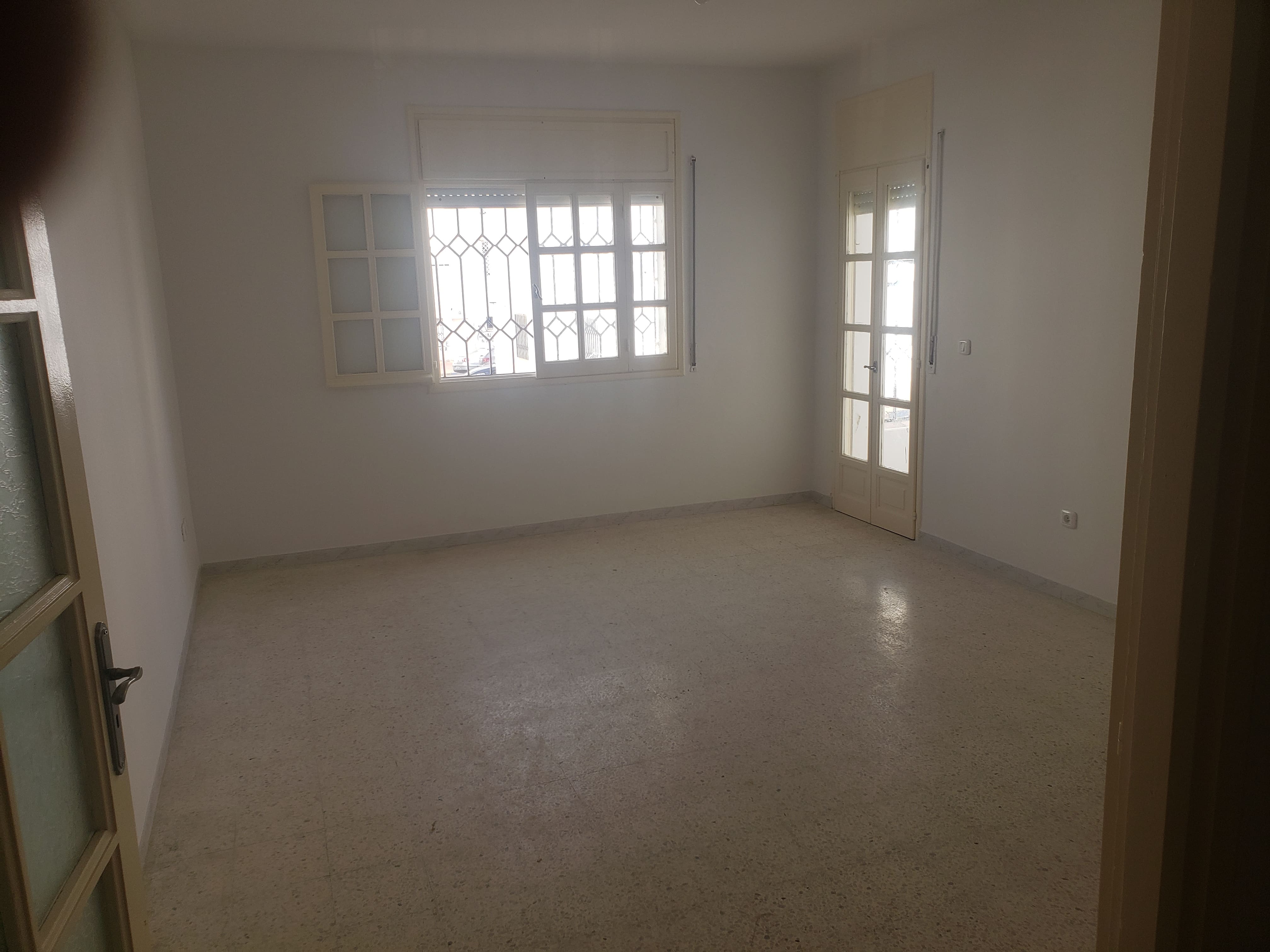 Mannouba&nbsp;Denden&nbsp;Location&nbsp;Appart. 3 pi�ces&nbsp;Appart en parfait �tat salon et deux chambres