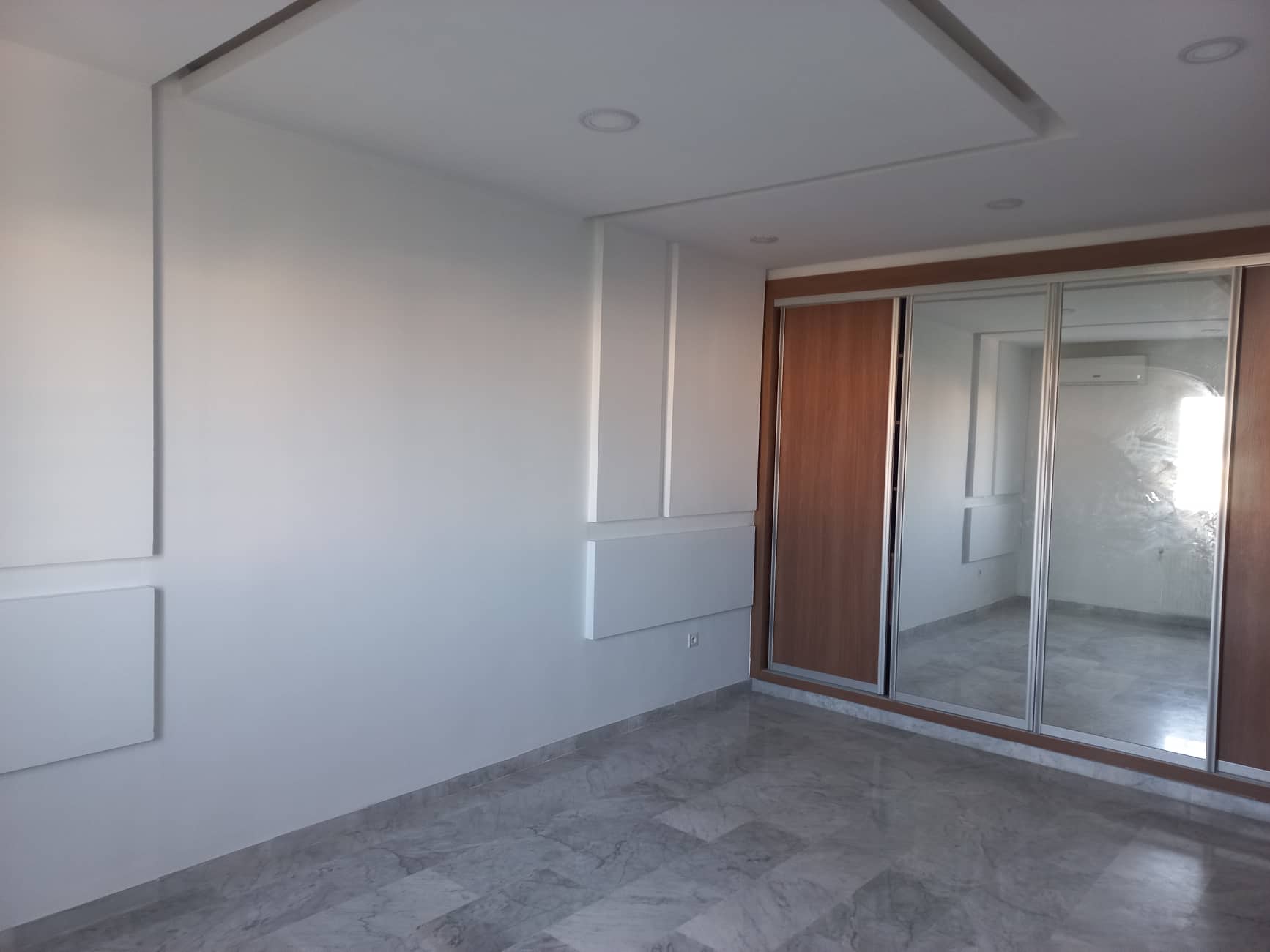 La Marsa&nbsp;El Aouina&nbsp;Location&nbsp;Appart. 3 pi�ces&nbsp;App s3 ain zaghouan pr�s showroom hyundai