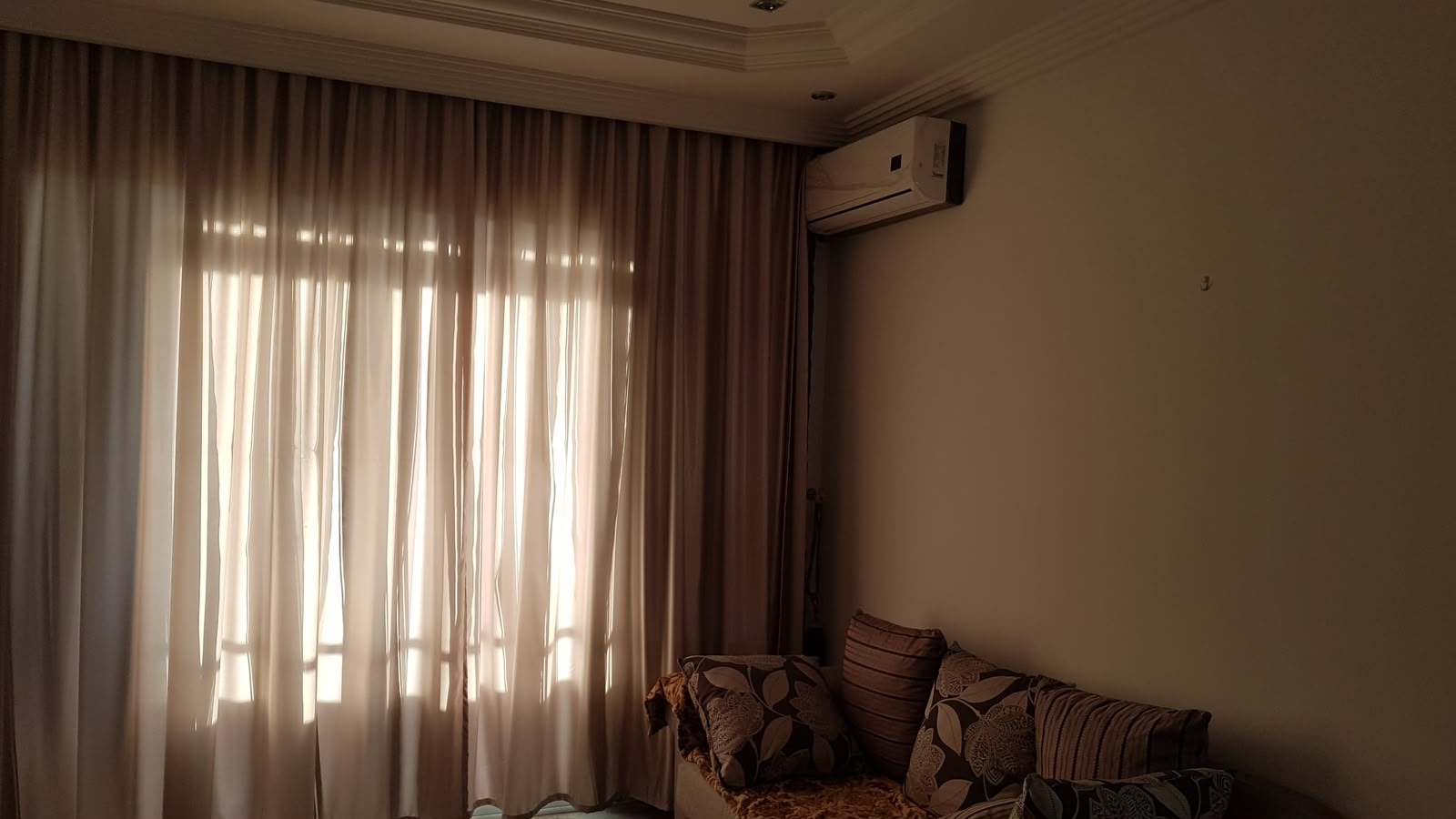 El Menzah&nbsp;El Menzah 1&nbsp;Location&nbsp;Appart. 4 pi�ces&nbsp;S plus 3 semi meubl� a el manzah 1 wb4511