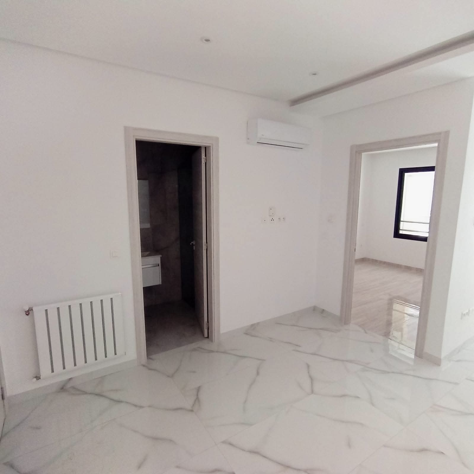 Ariana Ville&nbsp;Cite Ennasr 2&nbsp;Location&nbsp;Appart. 2 pi�ces&nbsp;S plus 1 hst a ennasr 2 wb3994