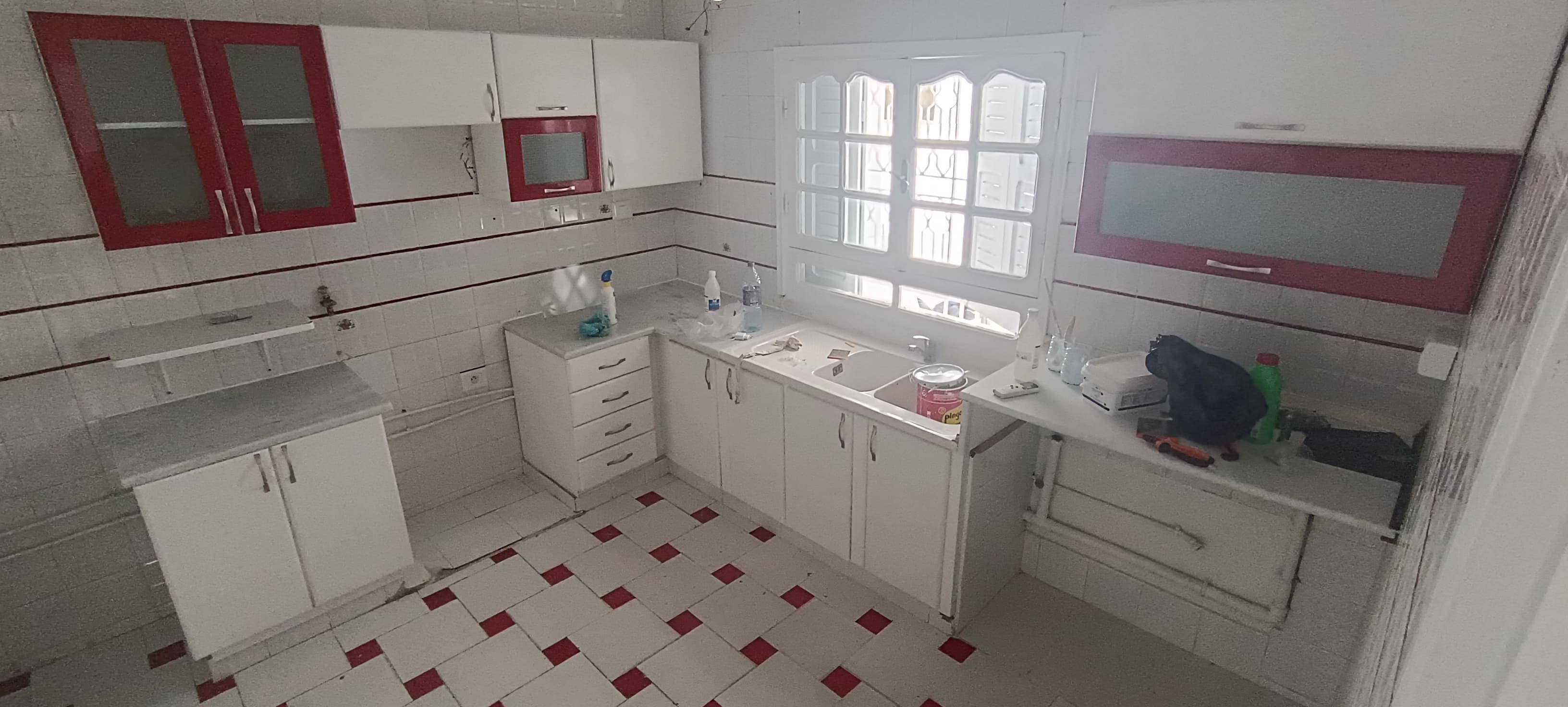 El Menzah&nbsp;Mutuelle Ville&nbsp;Location&nbsp;Appart. 4 pi�ces&nbsp;Etg de villa tres bien entretenu avec une terrasse